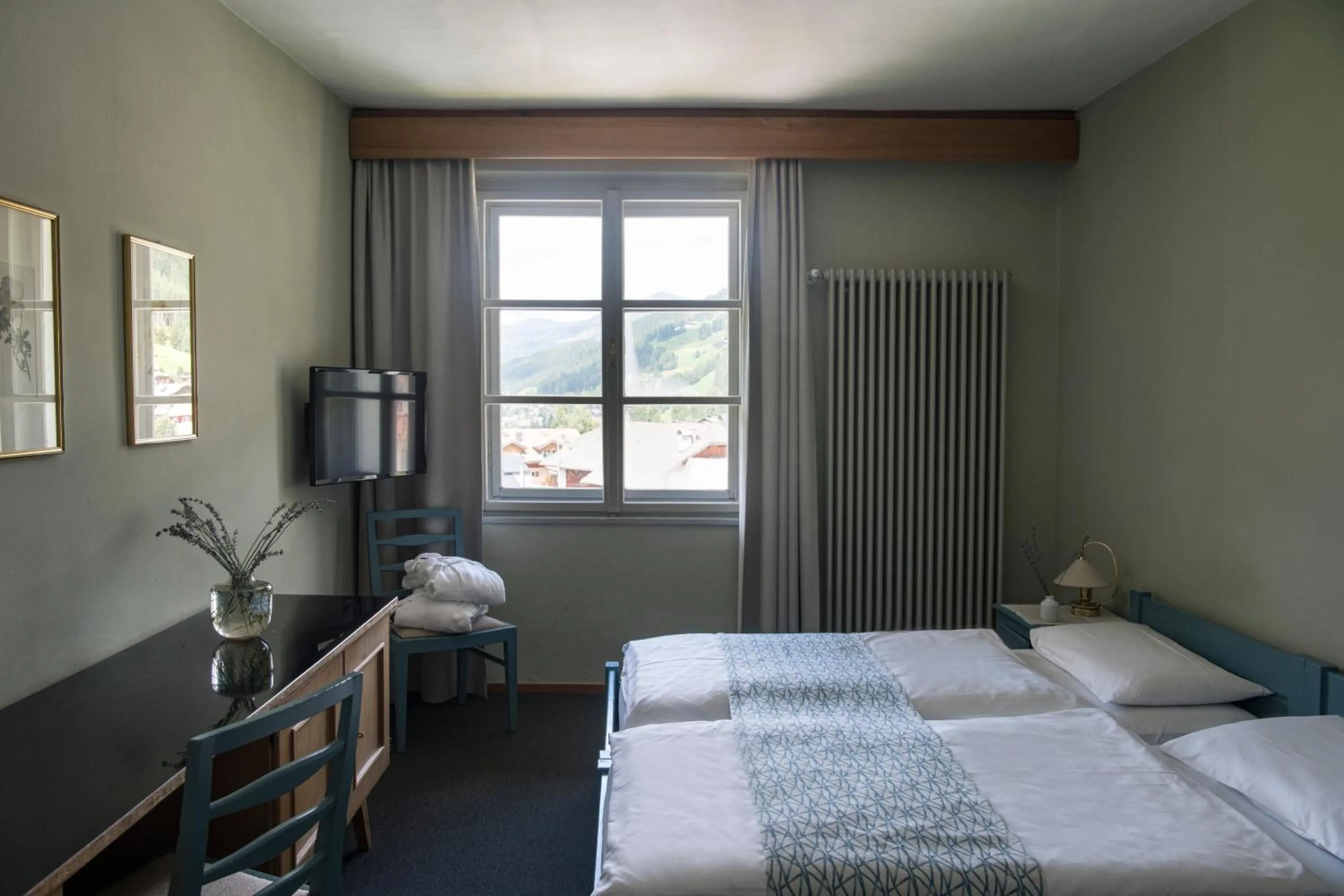 Bedroom, Bed in Hotel Tre Cime Sesto - Sexten