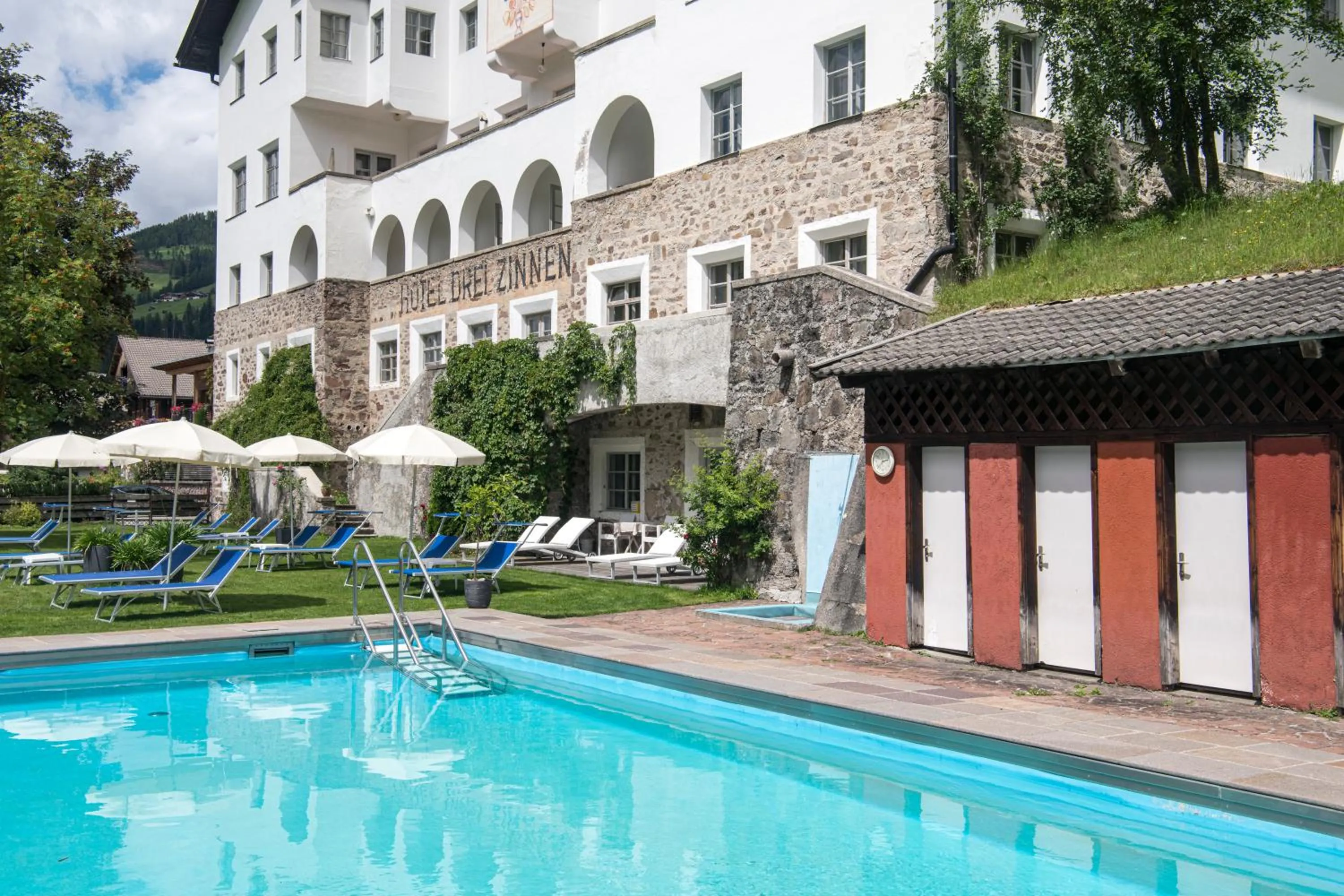 Property building in Hotel Tre Cime Sesto - Sexten