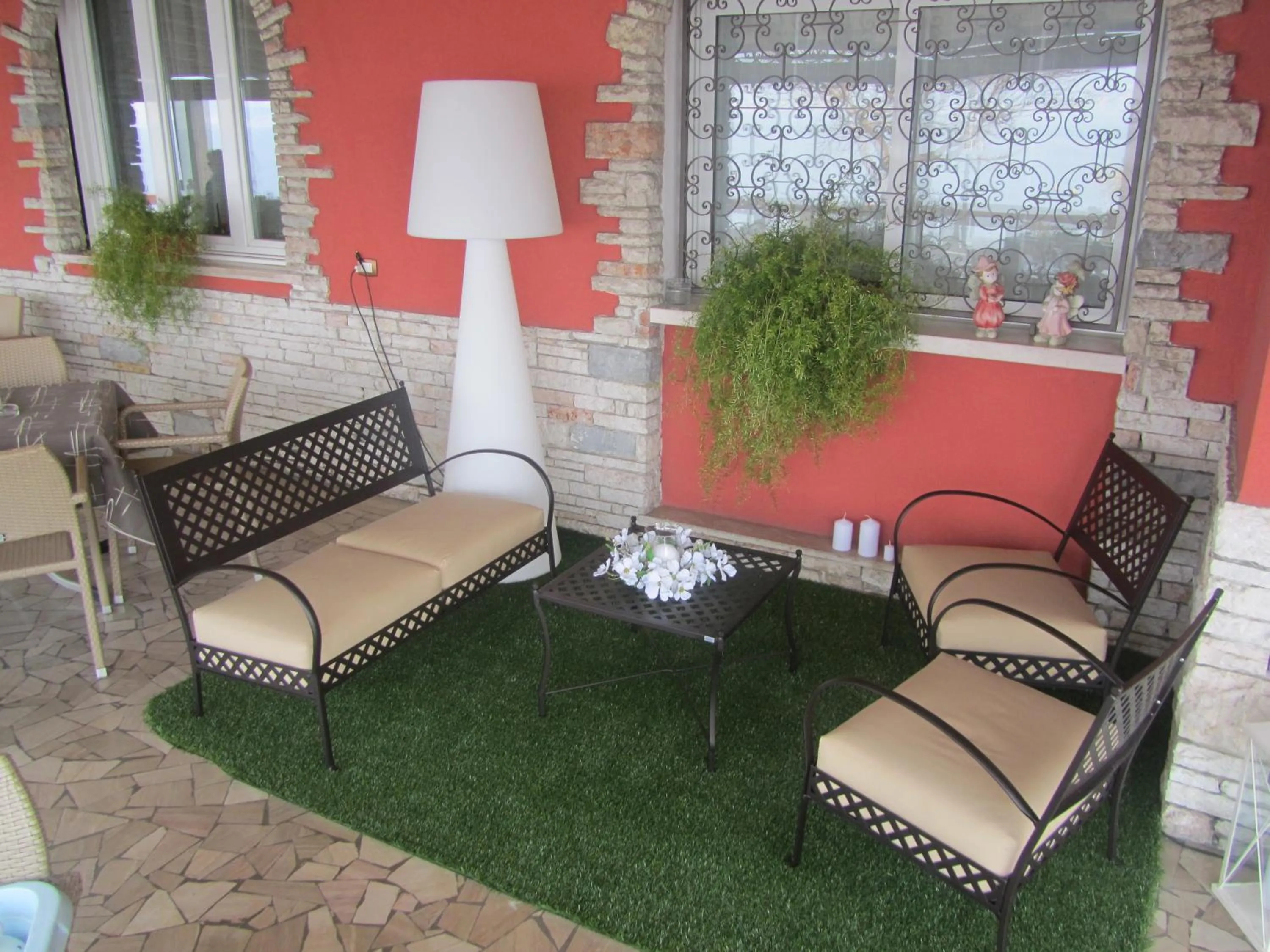 Patio in Hotel Menapace