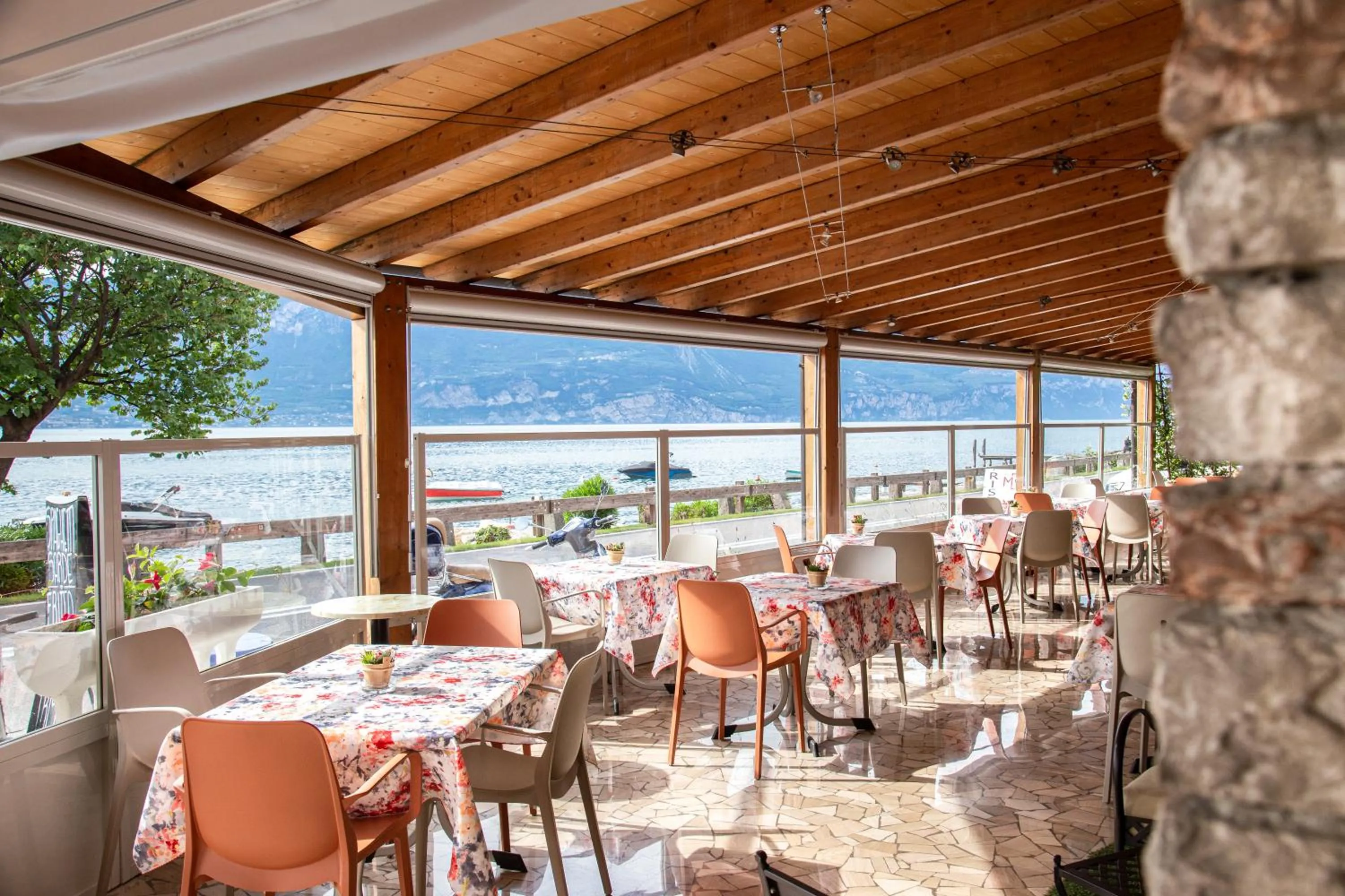 Restaurant/places to eat in Hotel Menapace