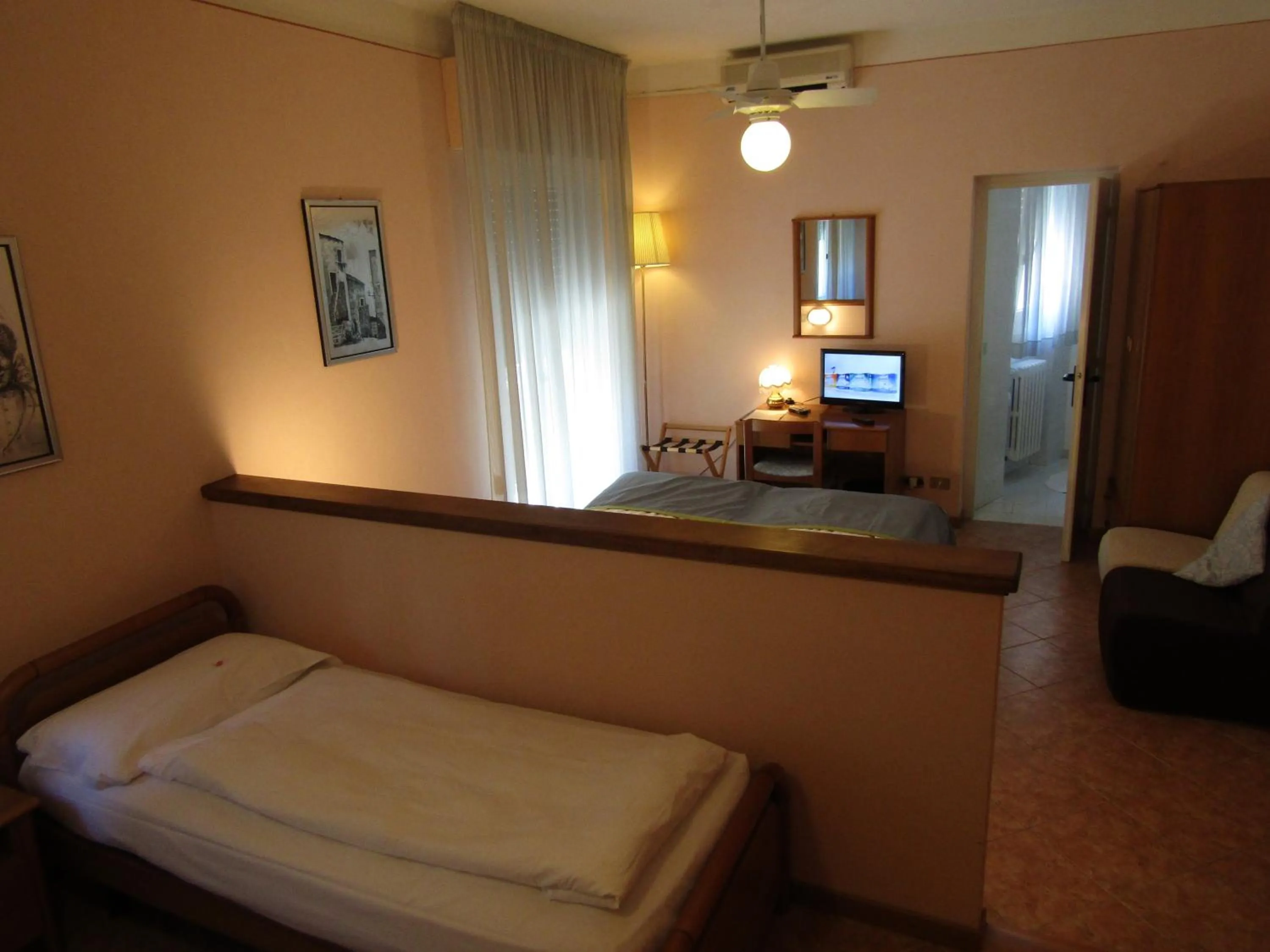 Bathroom, Bed in Hotel Menapace