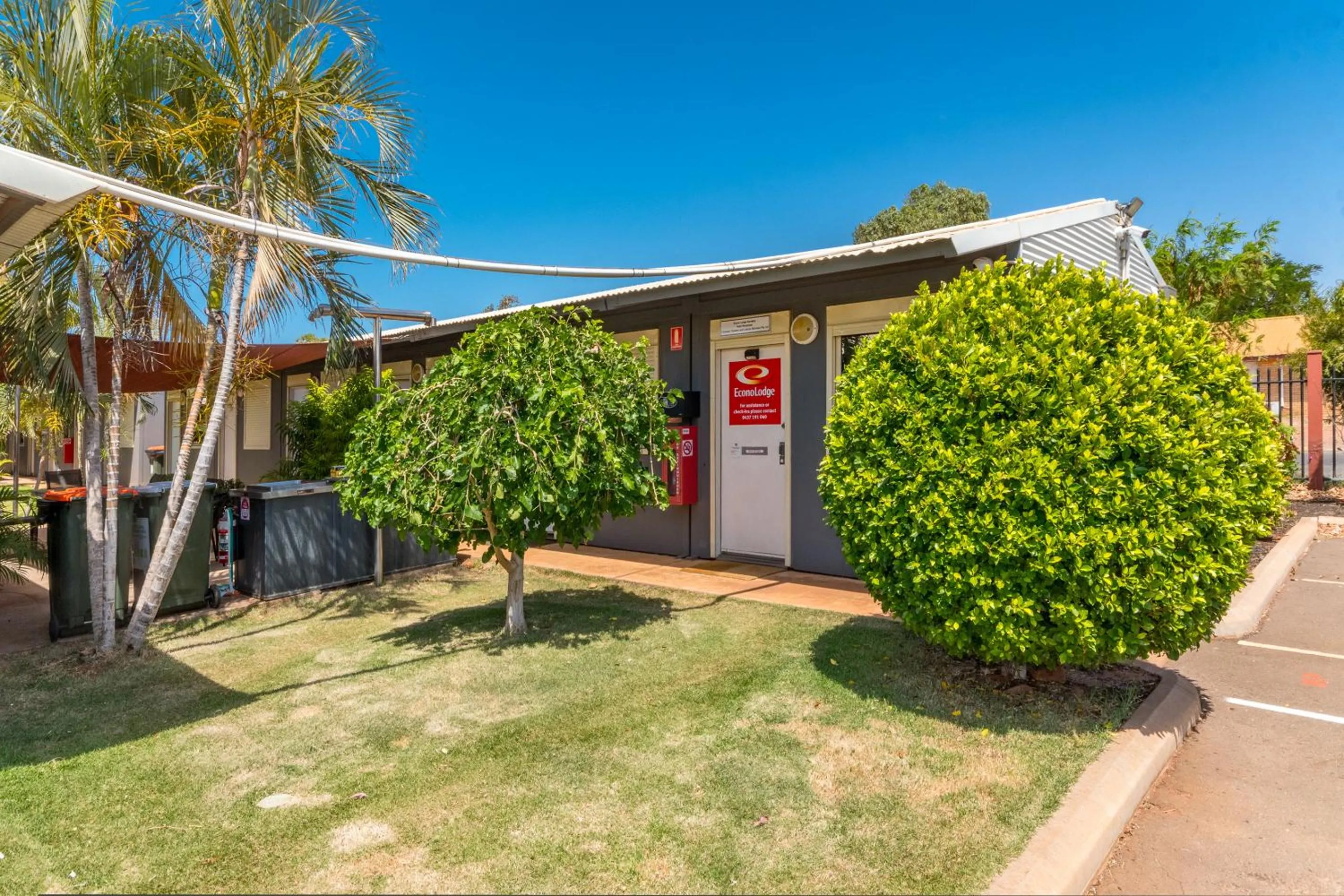 Property building in Econo Lodge Karratha