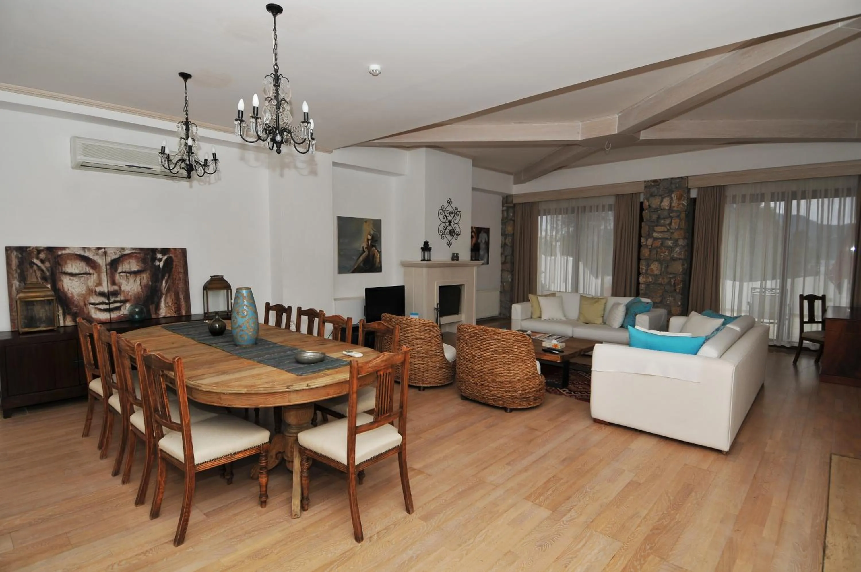 TV and multimedia in Marti Resort Deluxe Hotel