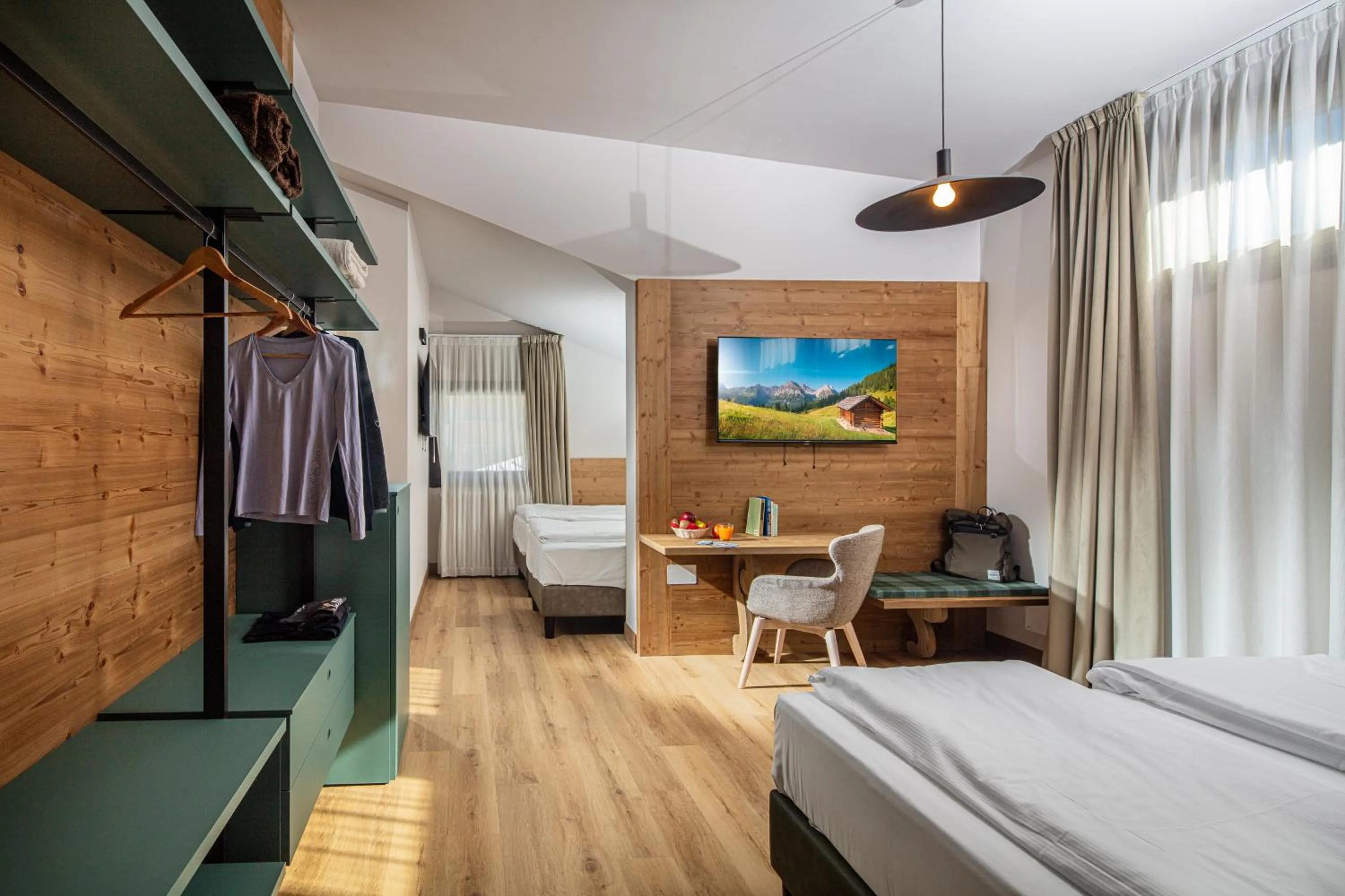 Restaurant/places to eat, Bed in Hotel Nigritella