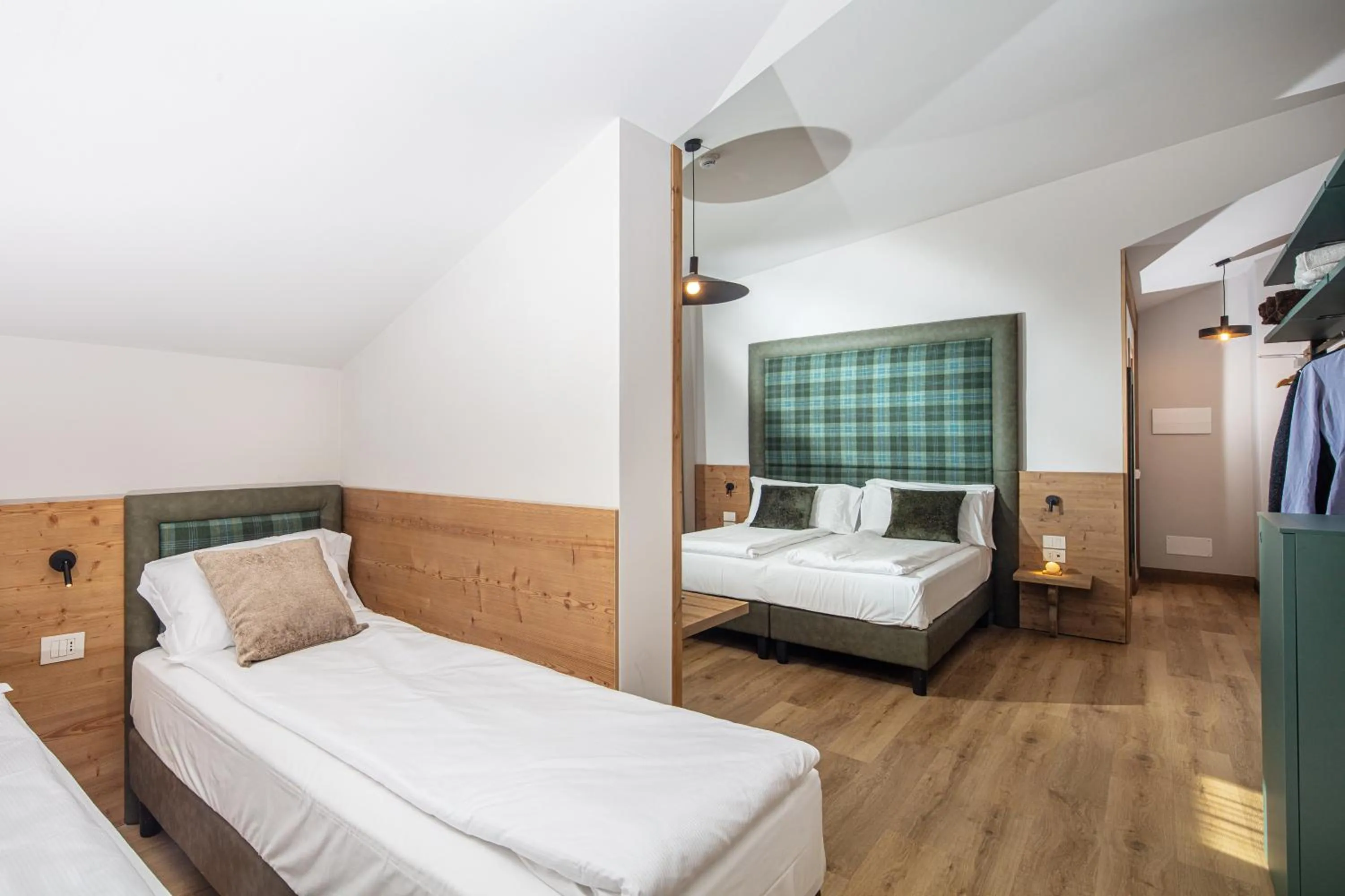 Restaurant/places to eat, Bed in Hotel Nigritella