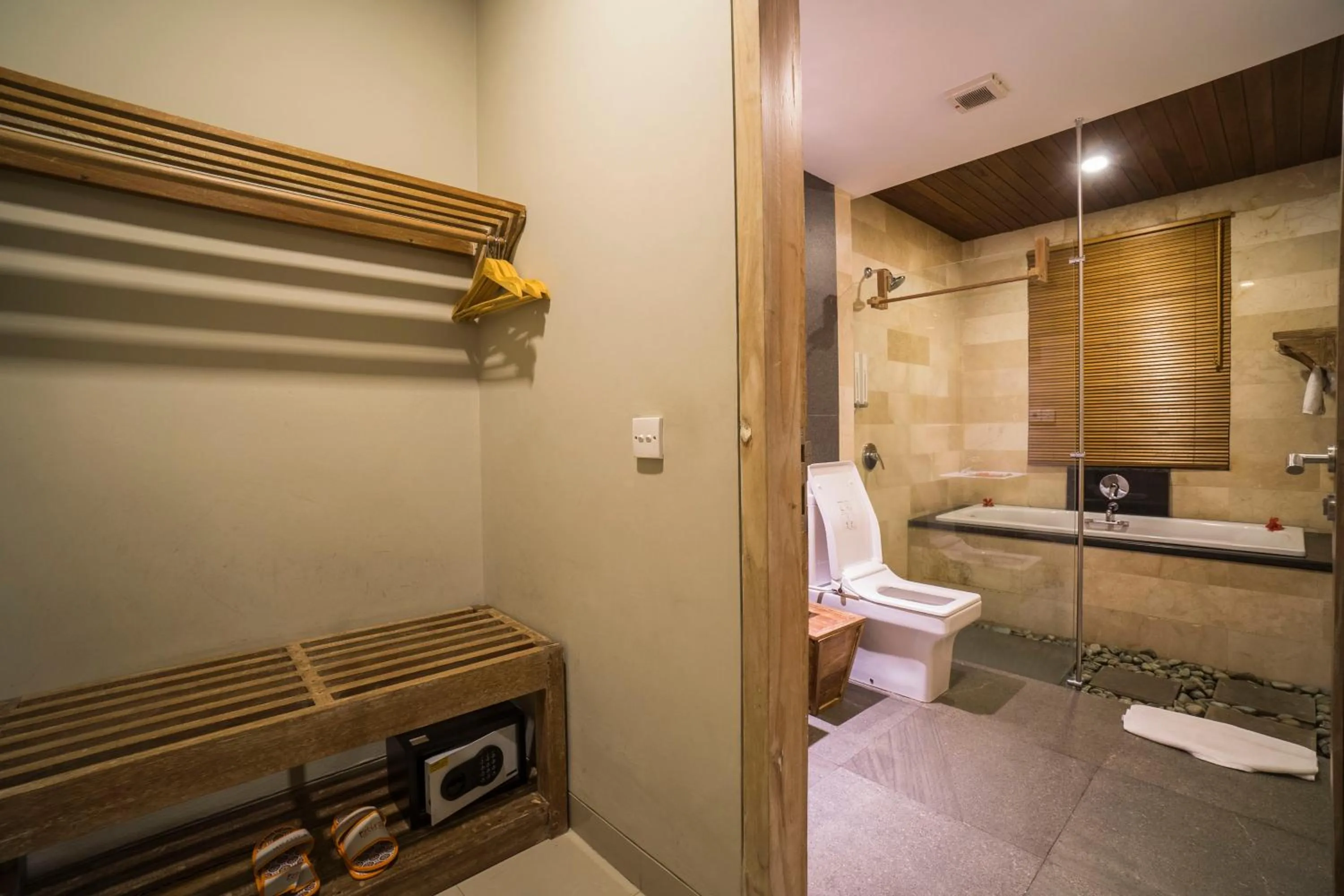 Shower in Tetirah Boutique Hotel