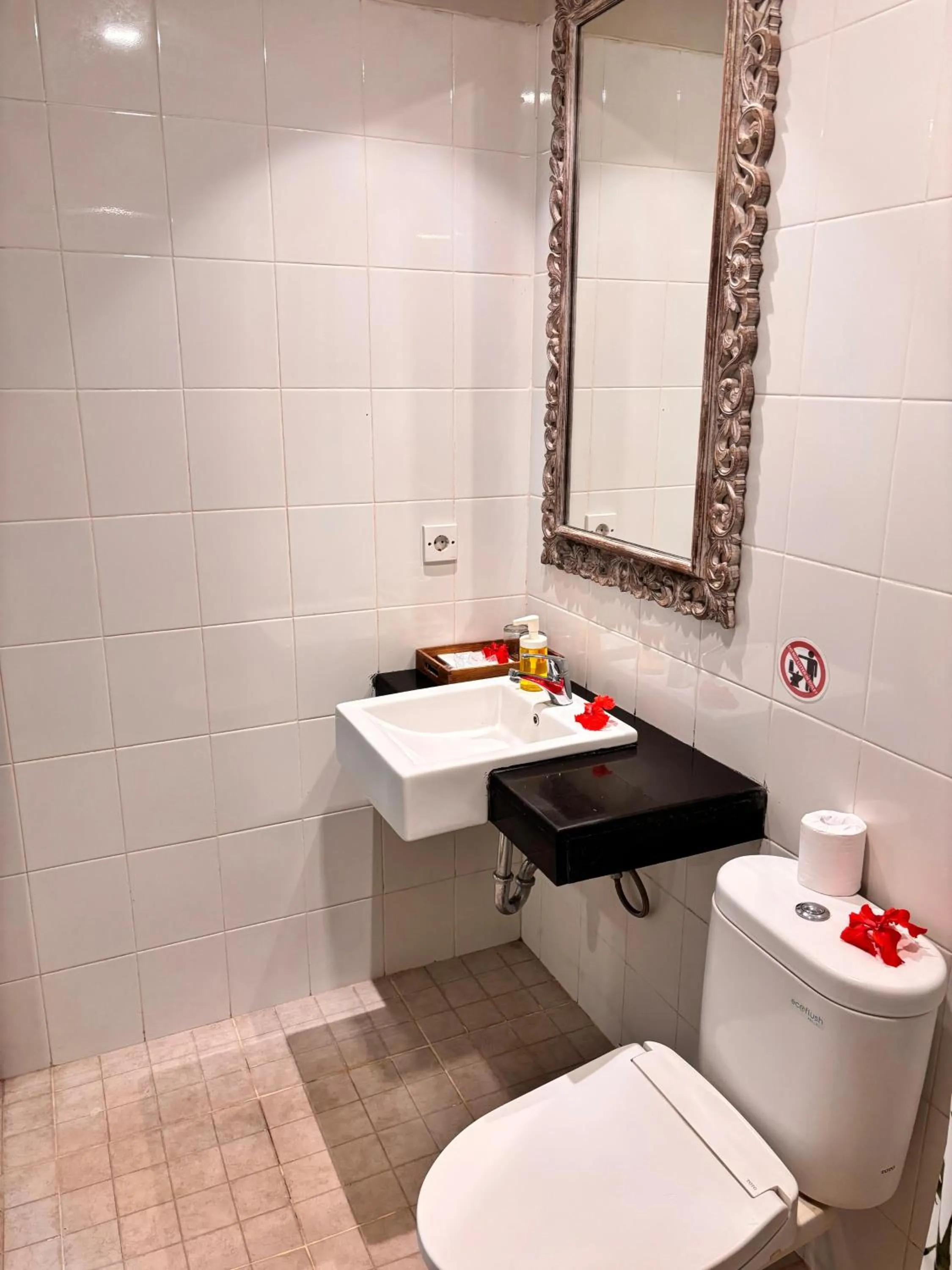 Toilet in Tetirah Boutique Hotel