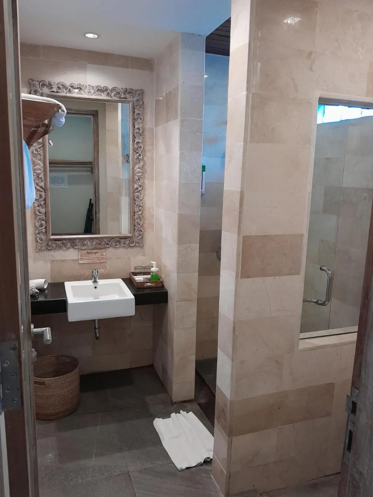 Bathroom in Tetirah Boutique Hotel
