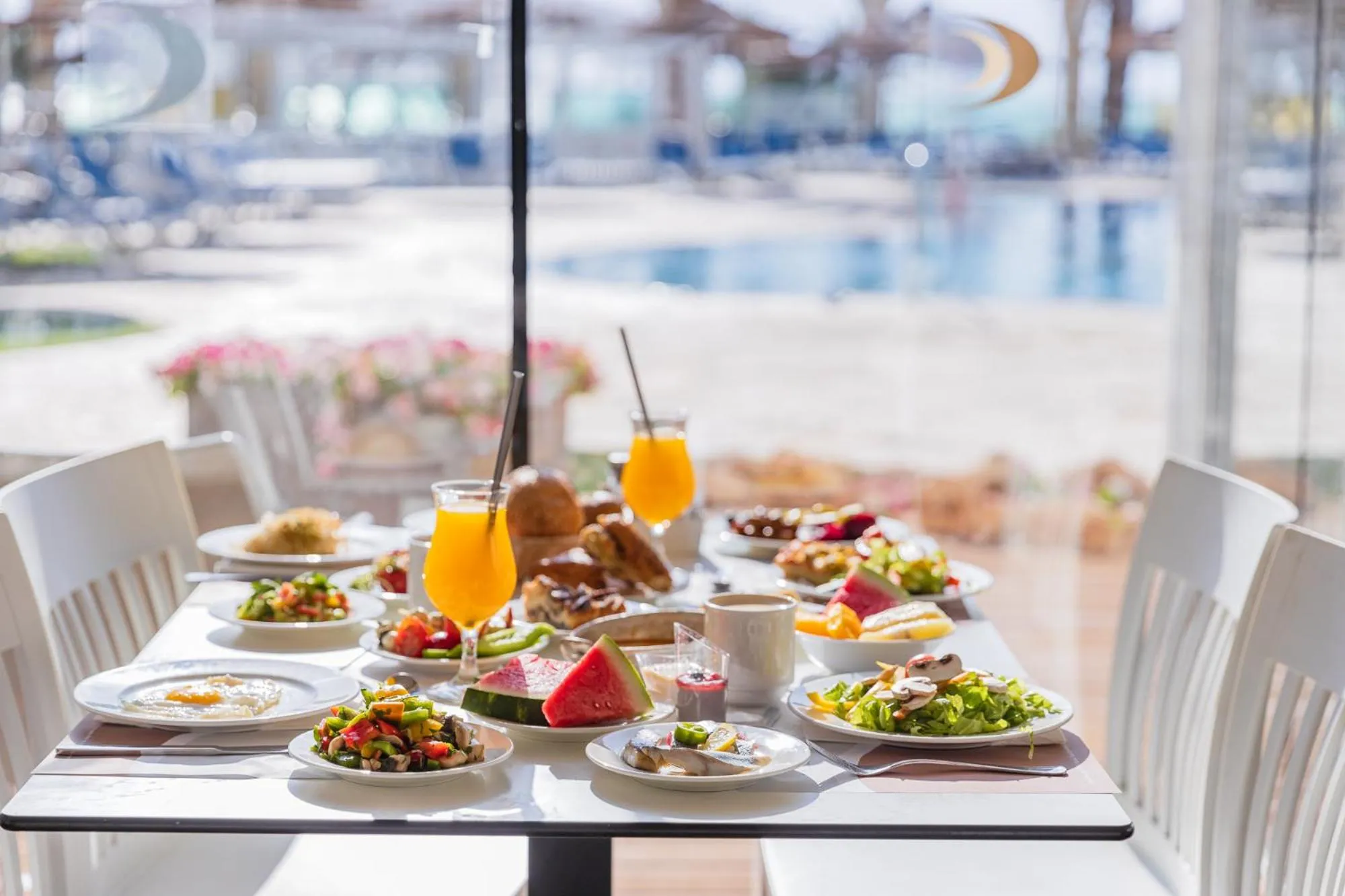 Food and drinks in Enjoy Dead Sea Hotel