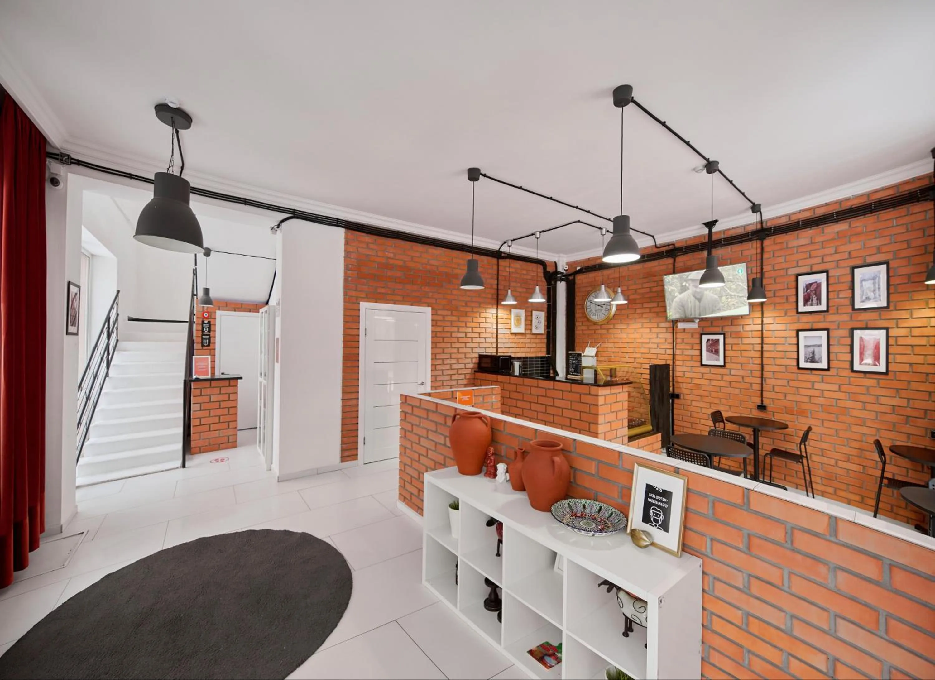 Property building in HANNAH INN - ex HELLO INN