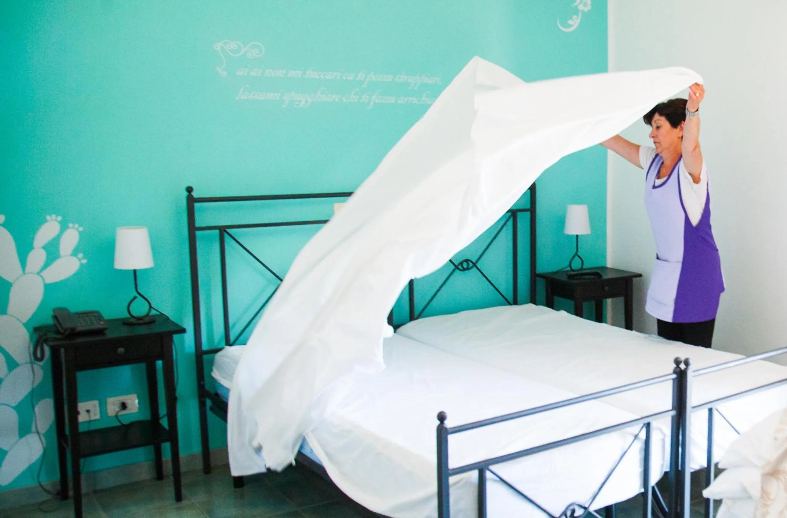 Staff, Bed in Hotel Donna Rosa