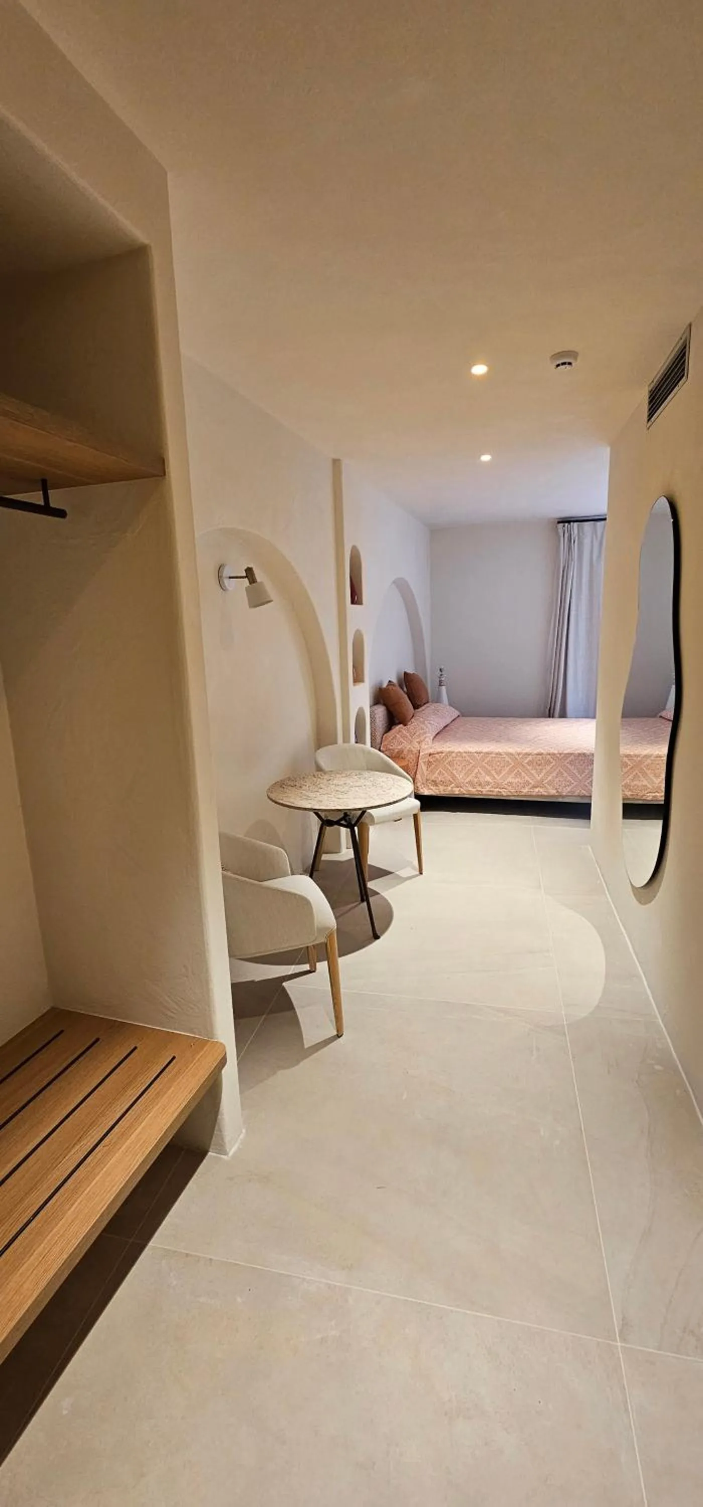 Deluxe Suite in Green Park Hotel