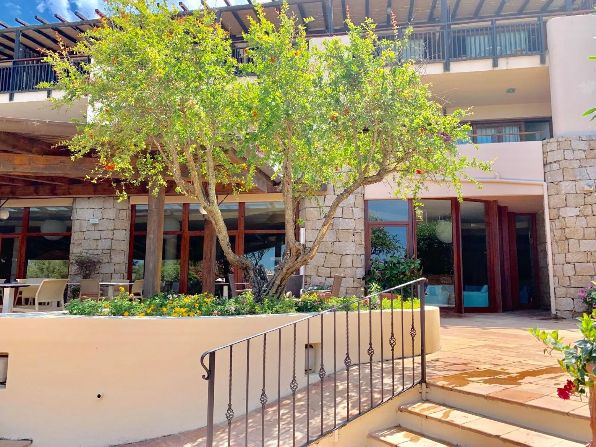 Restaurant/places to eat in Swadeshi Sporting Hotel Tanca Manna