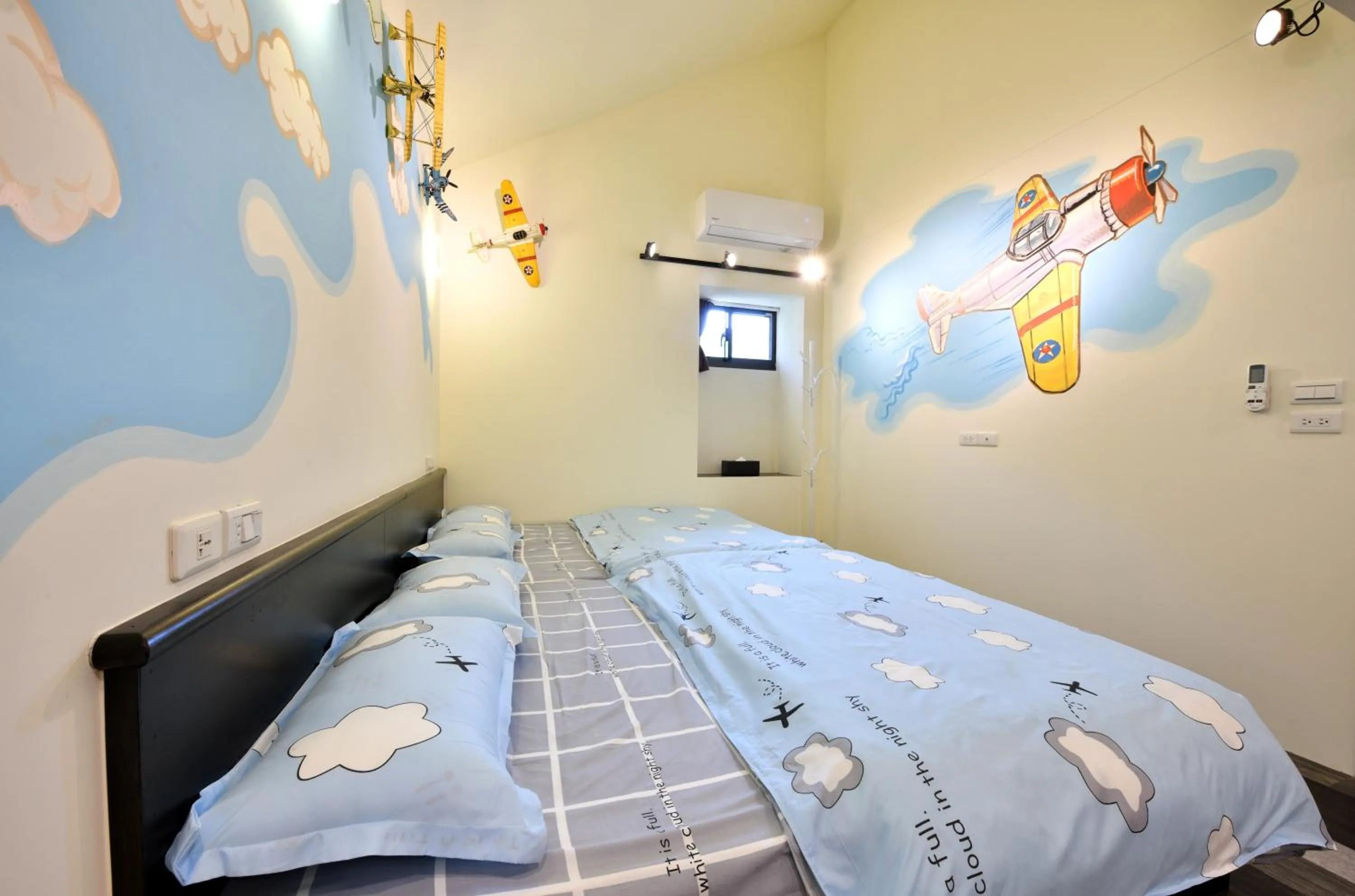 Bed in Windsor's Vanilla Garden B&B