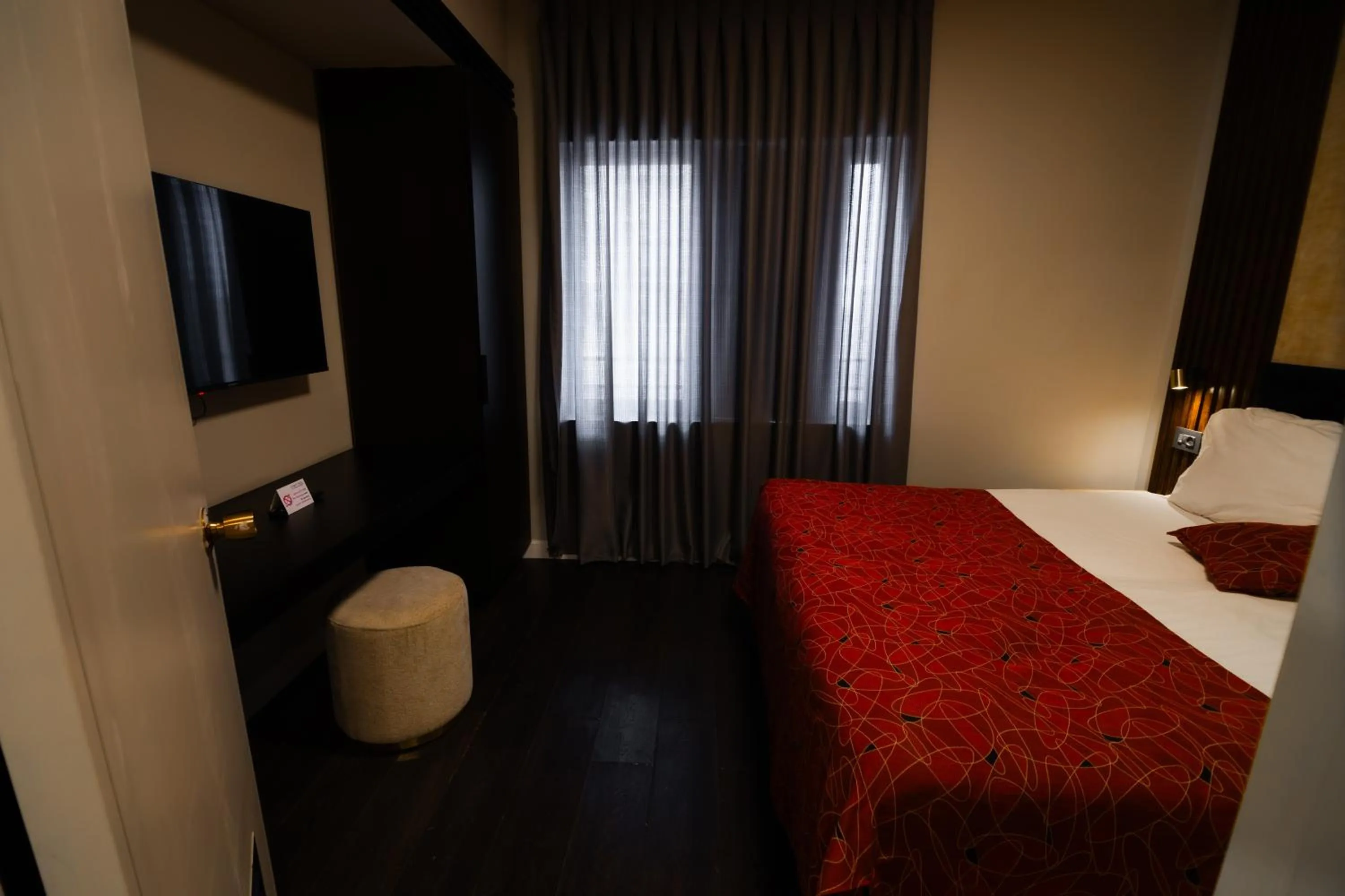 Photo of the whole room, Bed in Lev Yerushalayim Hotel