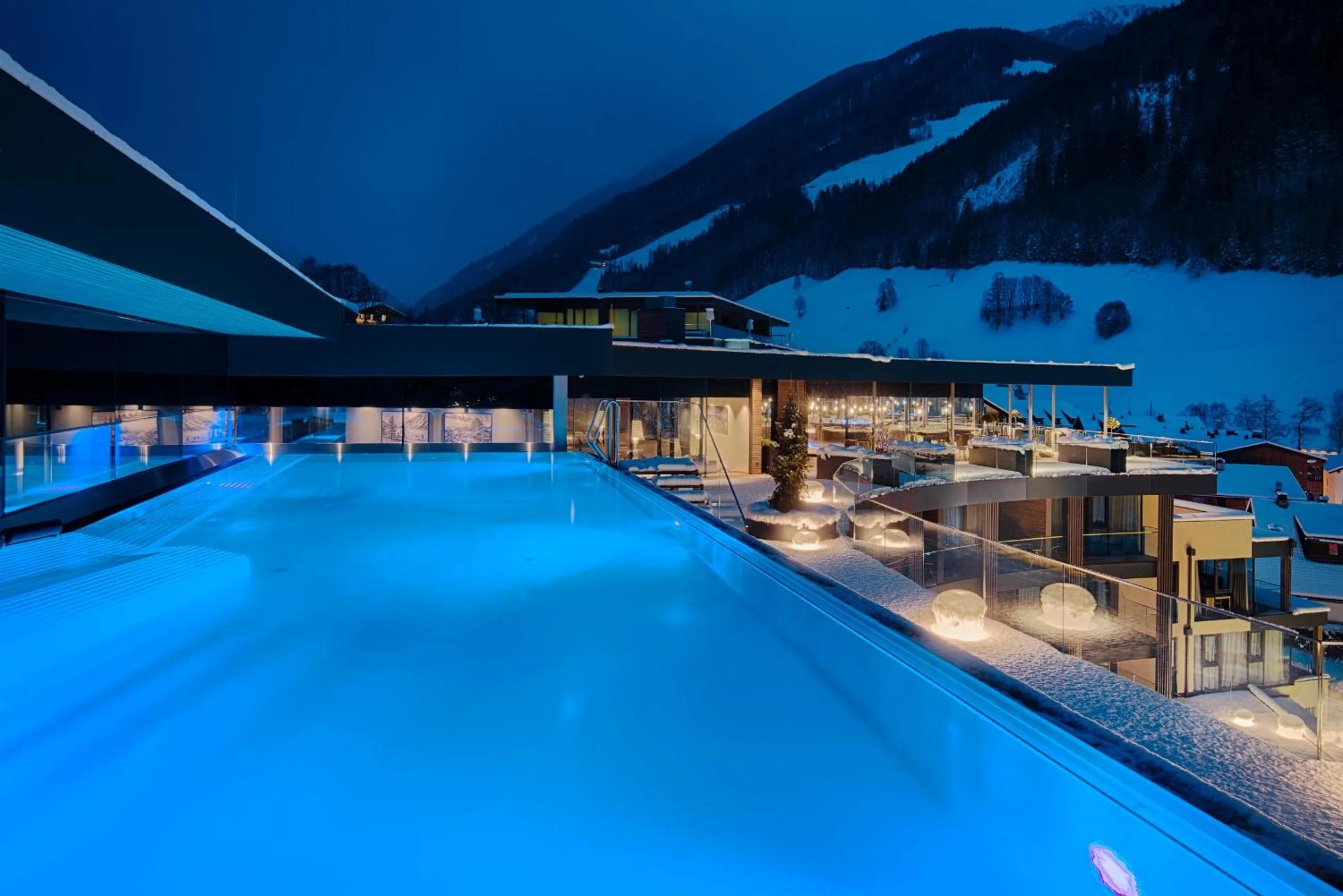 Swimming pool in LUNARIS Wellnessresort