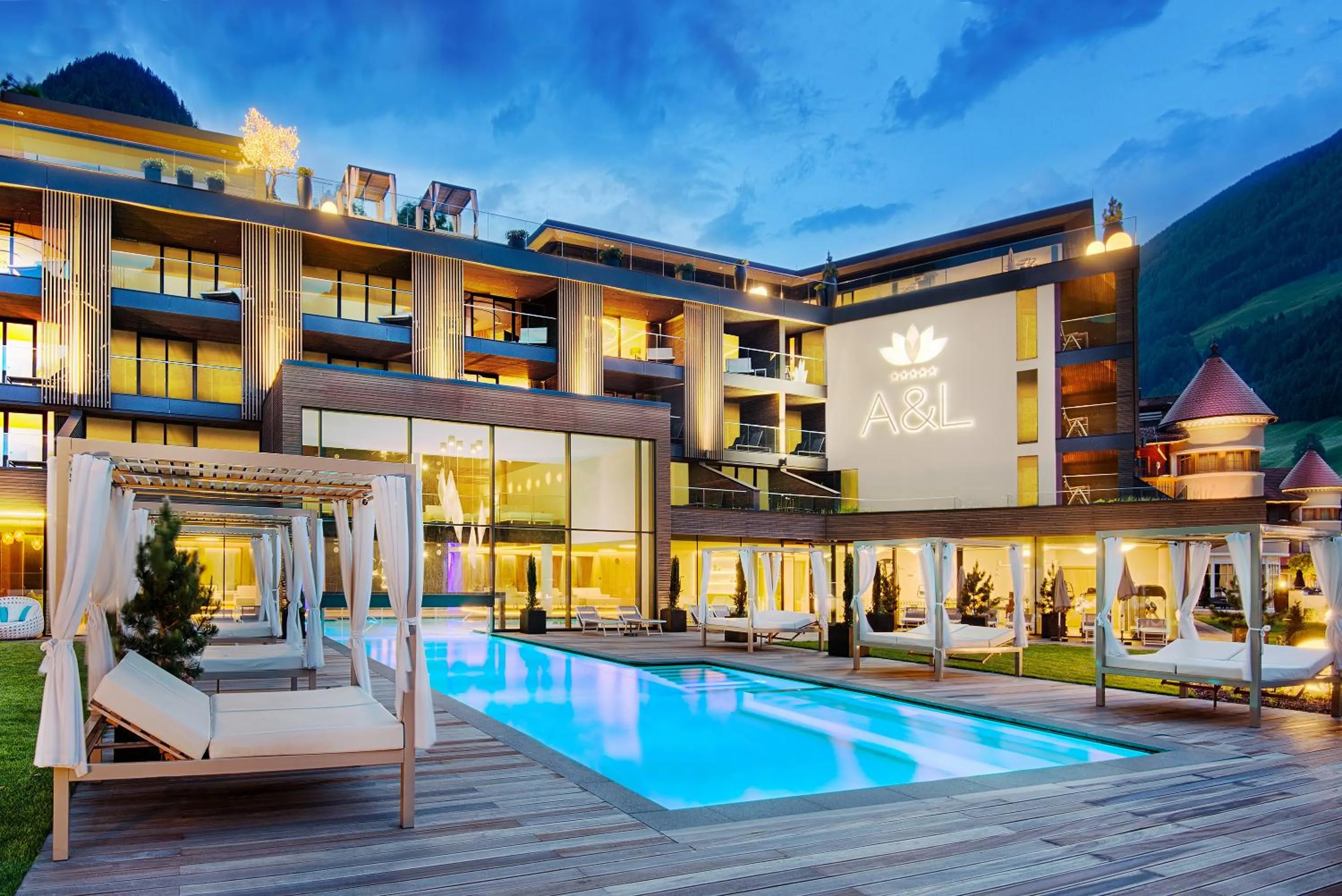 Facade/entrance in LUNARIS Wellnessresort