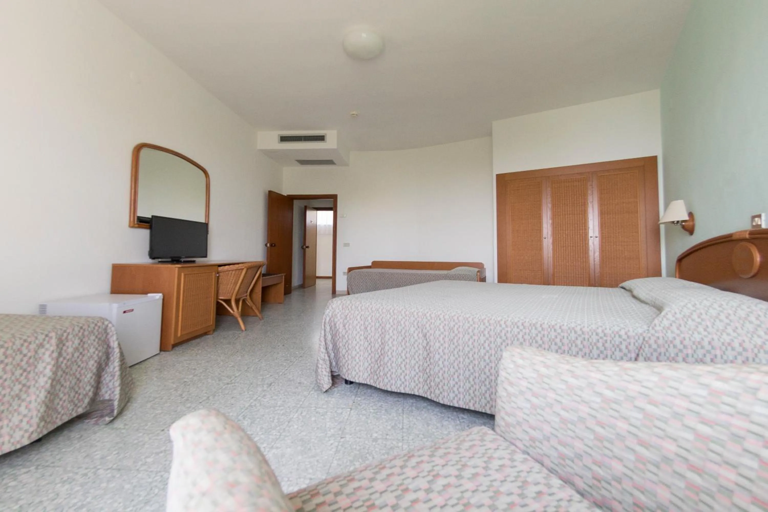 hair dresser, Bed in Hotel Eden