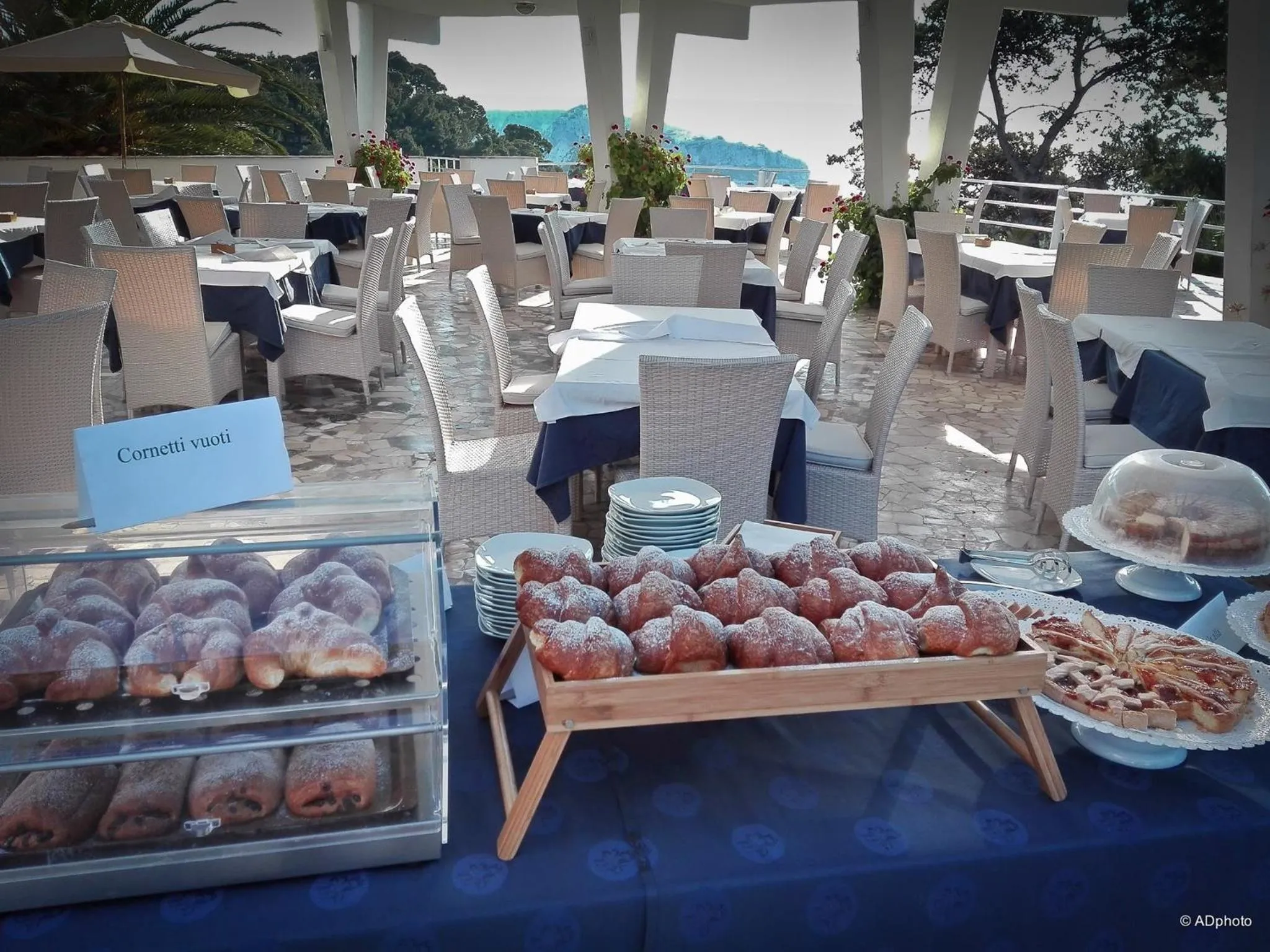 Breakfast in Hotel Eden