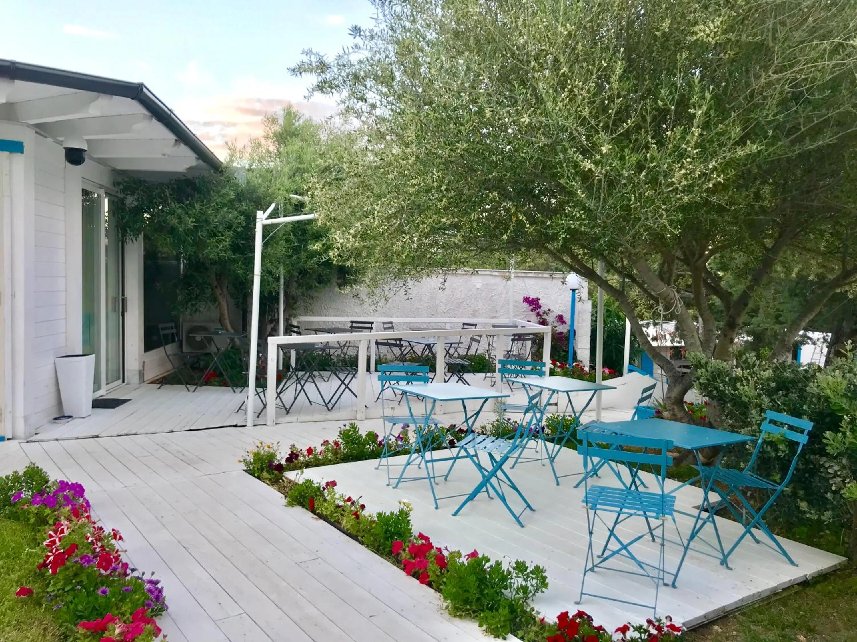 Restaurant/places to eat in Palmasera Charming Rooms