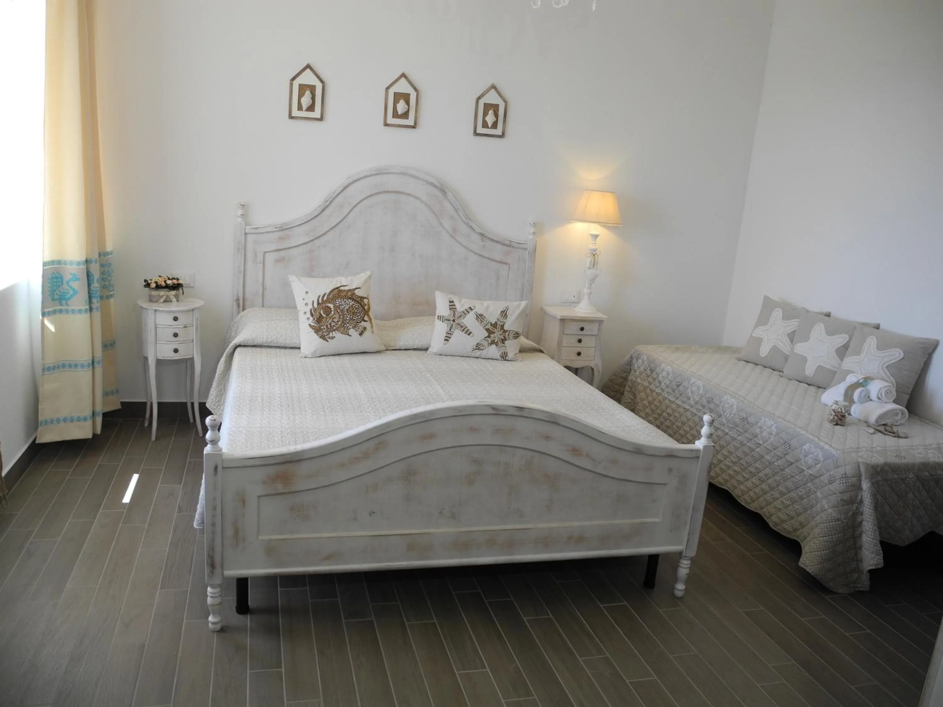 Photo of the whole room, Bed in Palmasera Charming Rooms