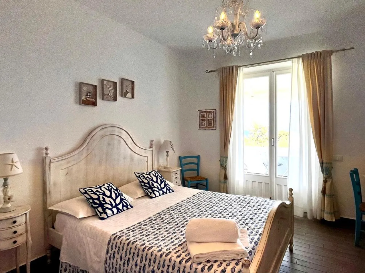 Photo of the whole room, Bed in Palmasera Charming Rooms
