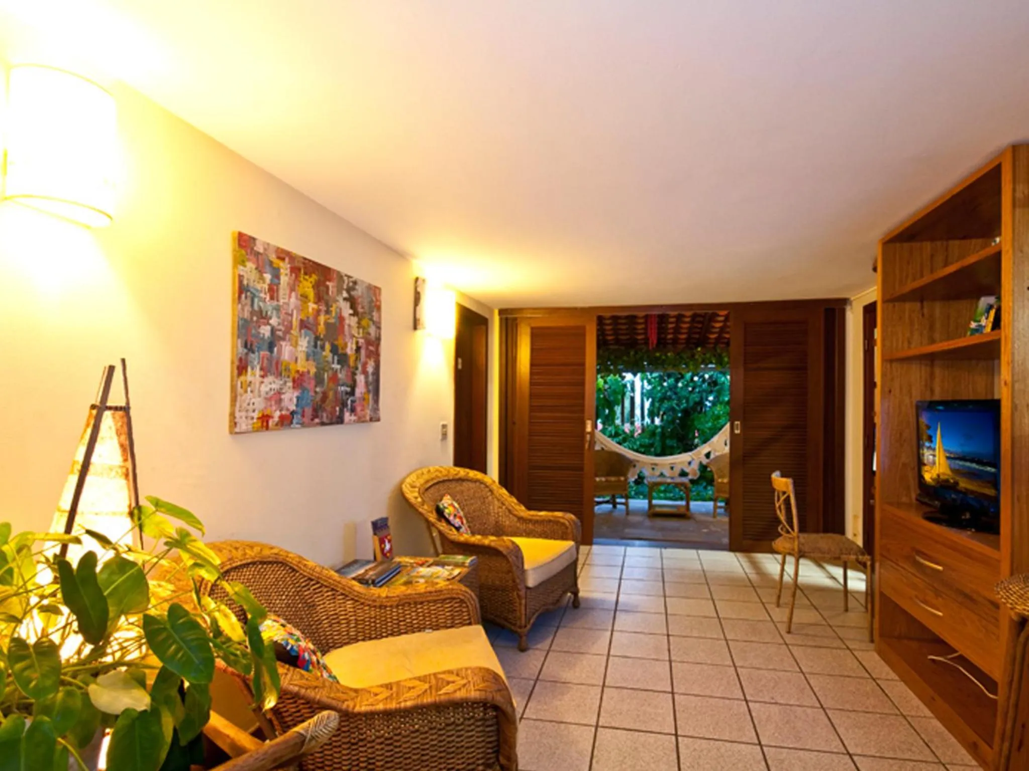 Communal lounge/ TV room in Pousada Castanheira