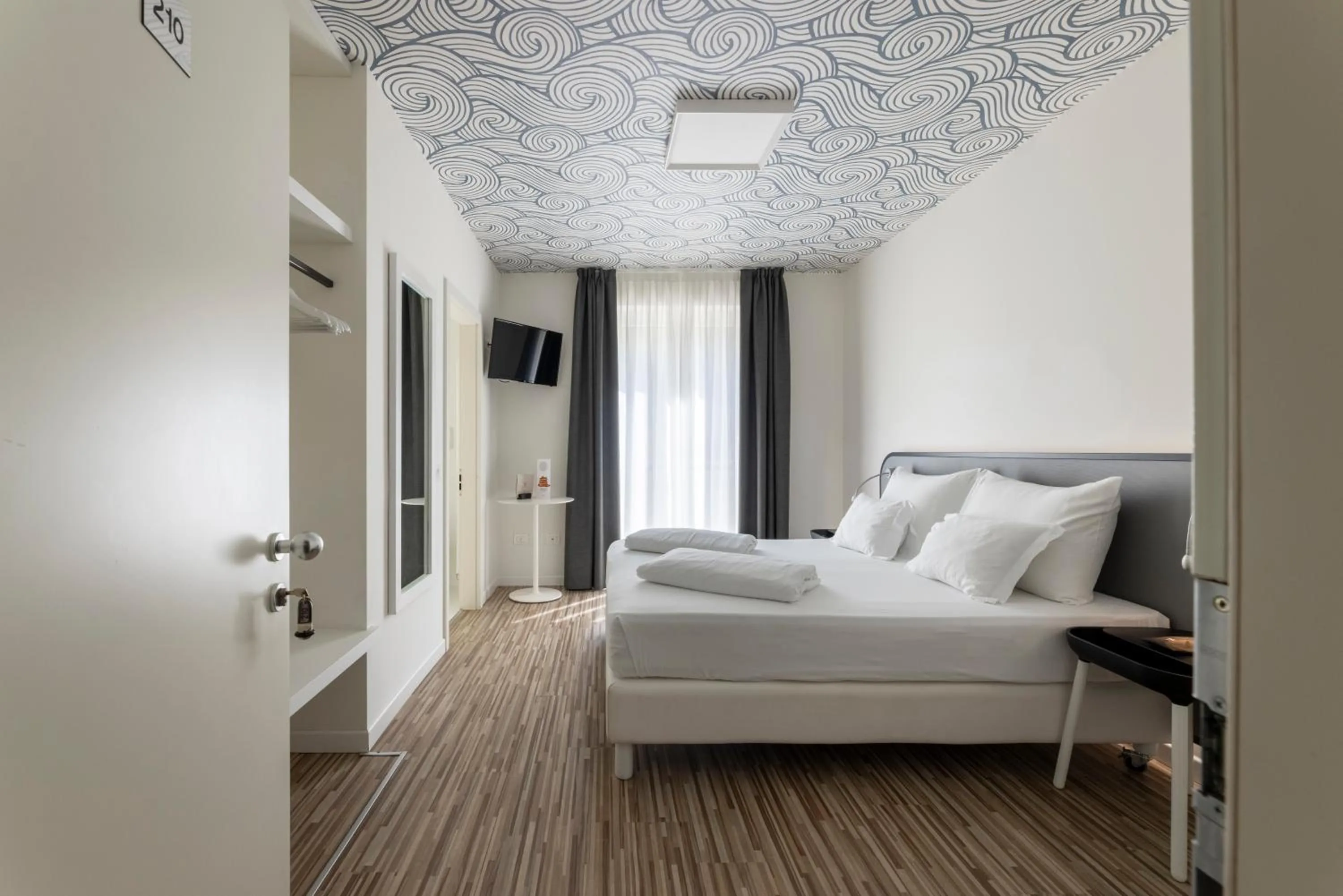 Bed in SeeLE Garda Hotel