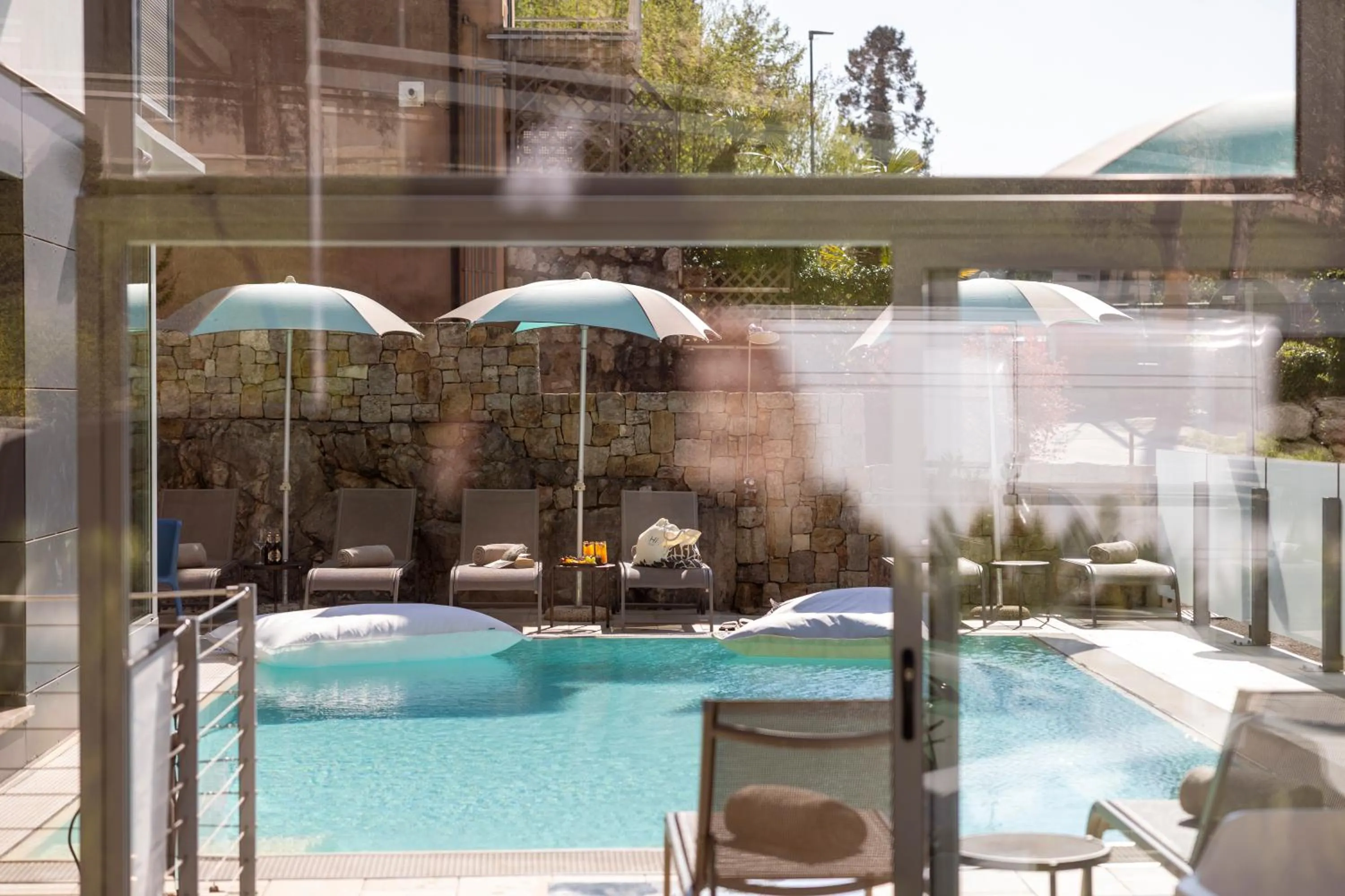 Swimming pool in SeeLE Garda Hotel