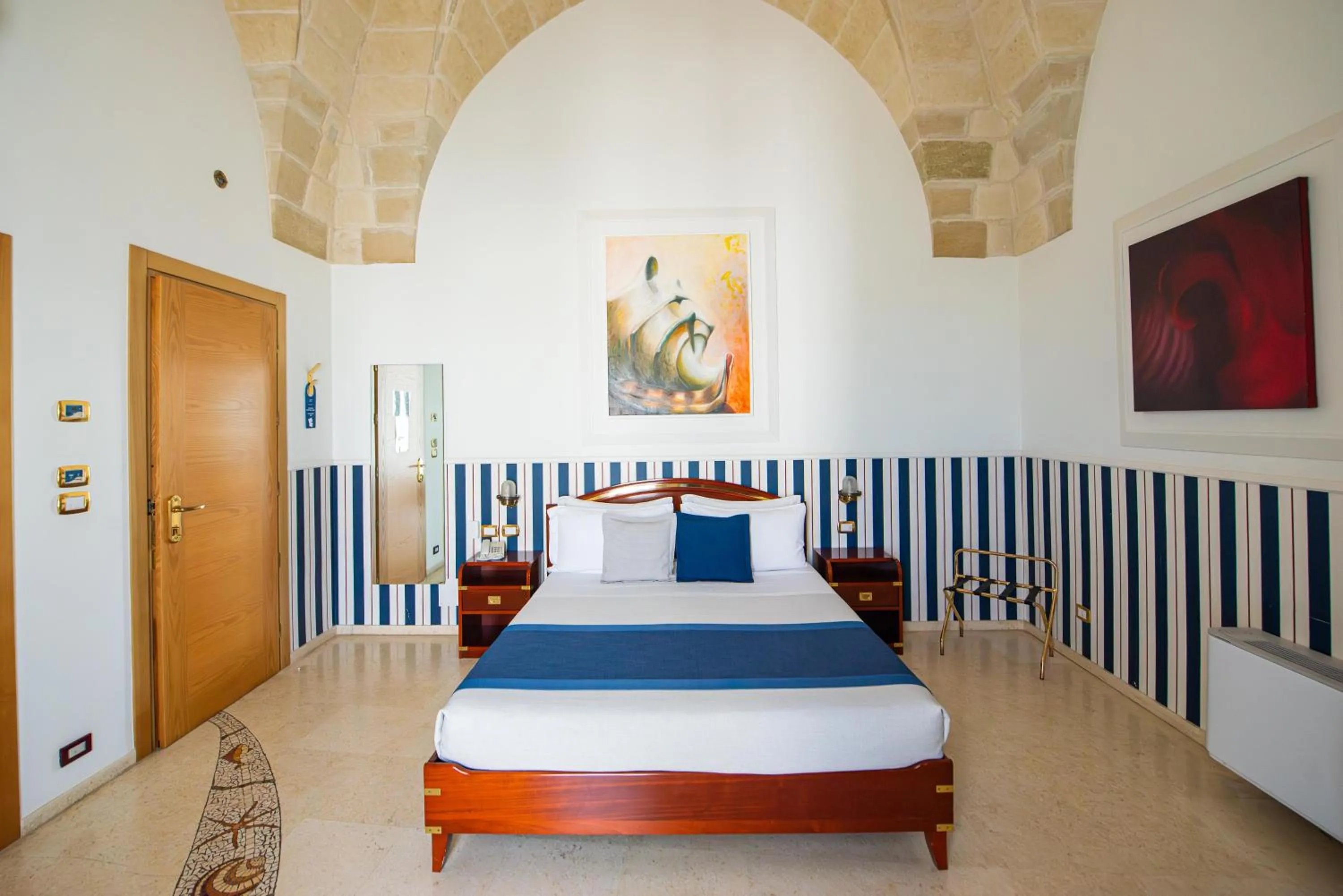 Bed in Corte Di Nettuno - CDSHotels