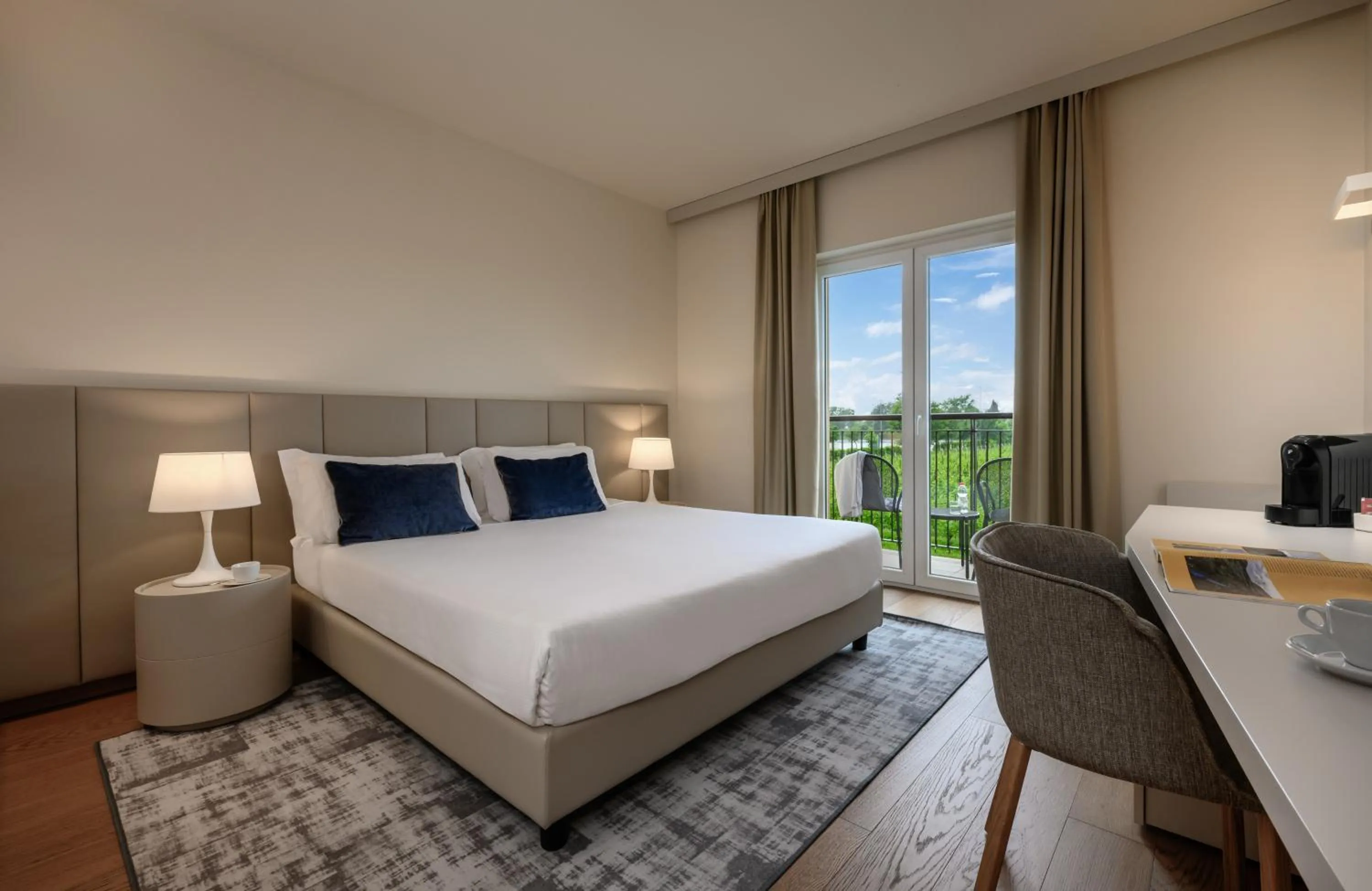 Bed in Leonardo Hotel Lago di Garda - Wellness and Spa