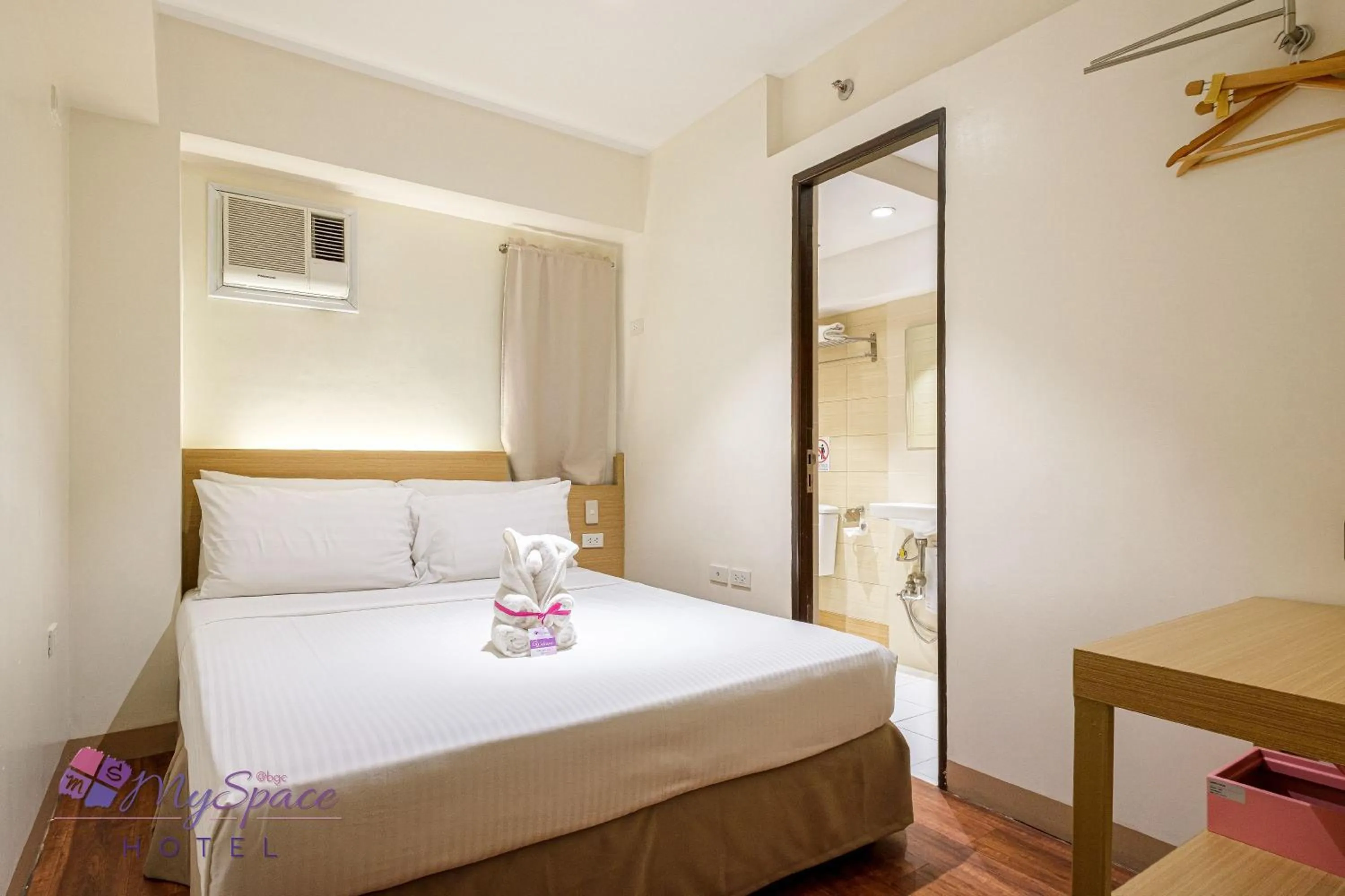 Bed in MySpace Hotel @BGC