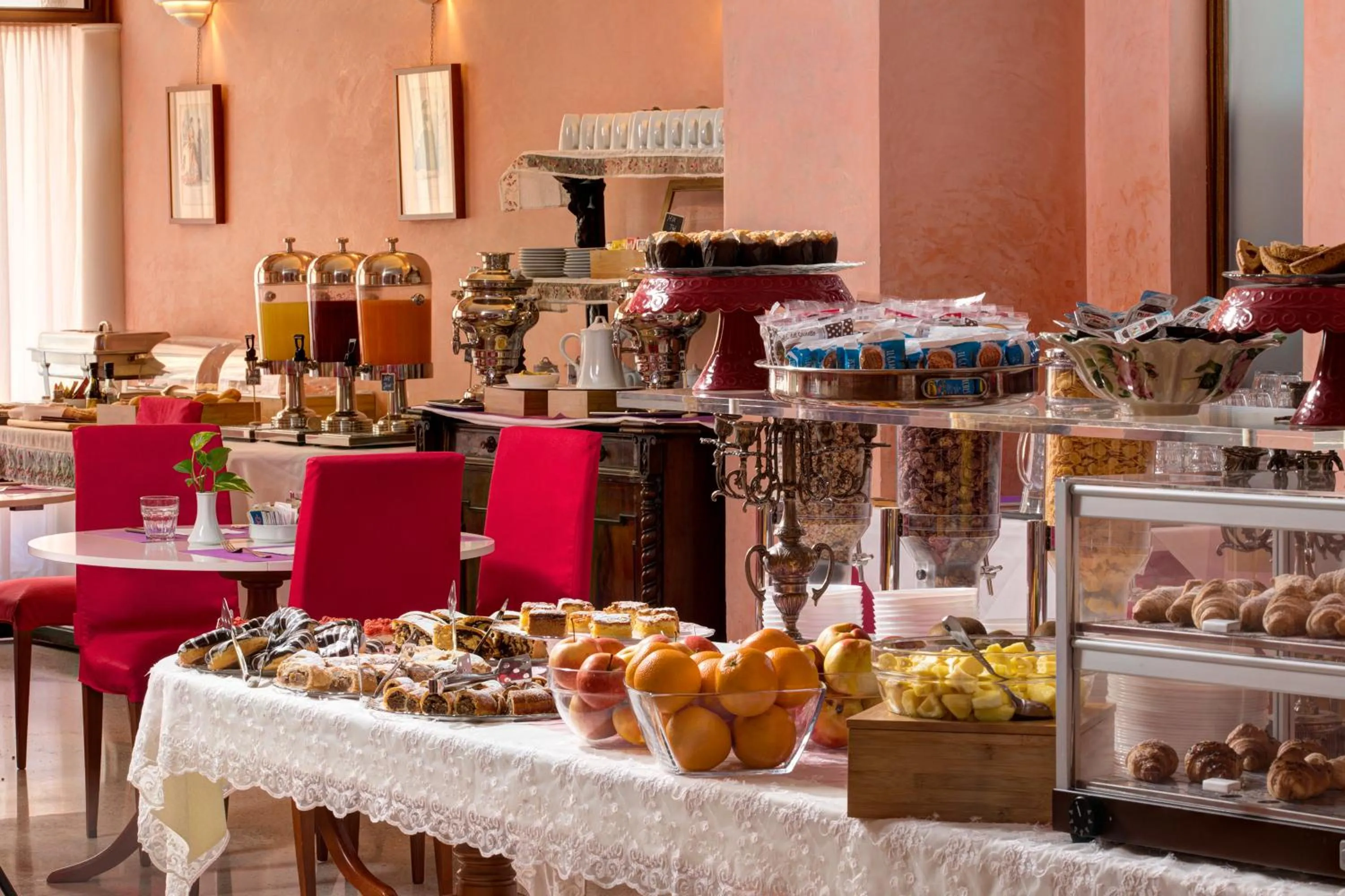 Buffet breakfast in Residence San Giusto