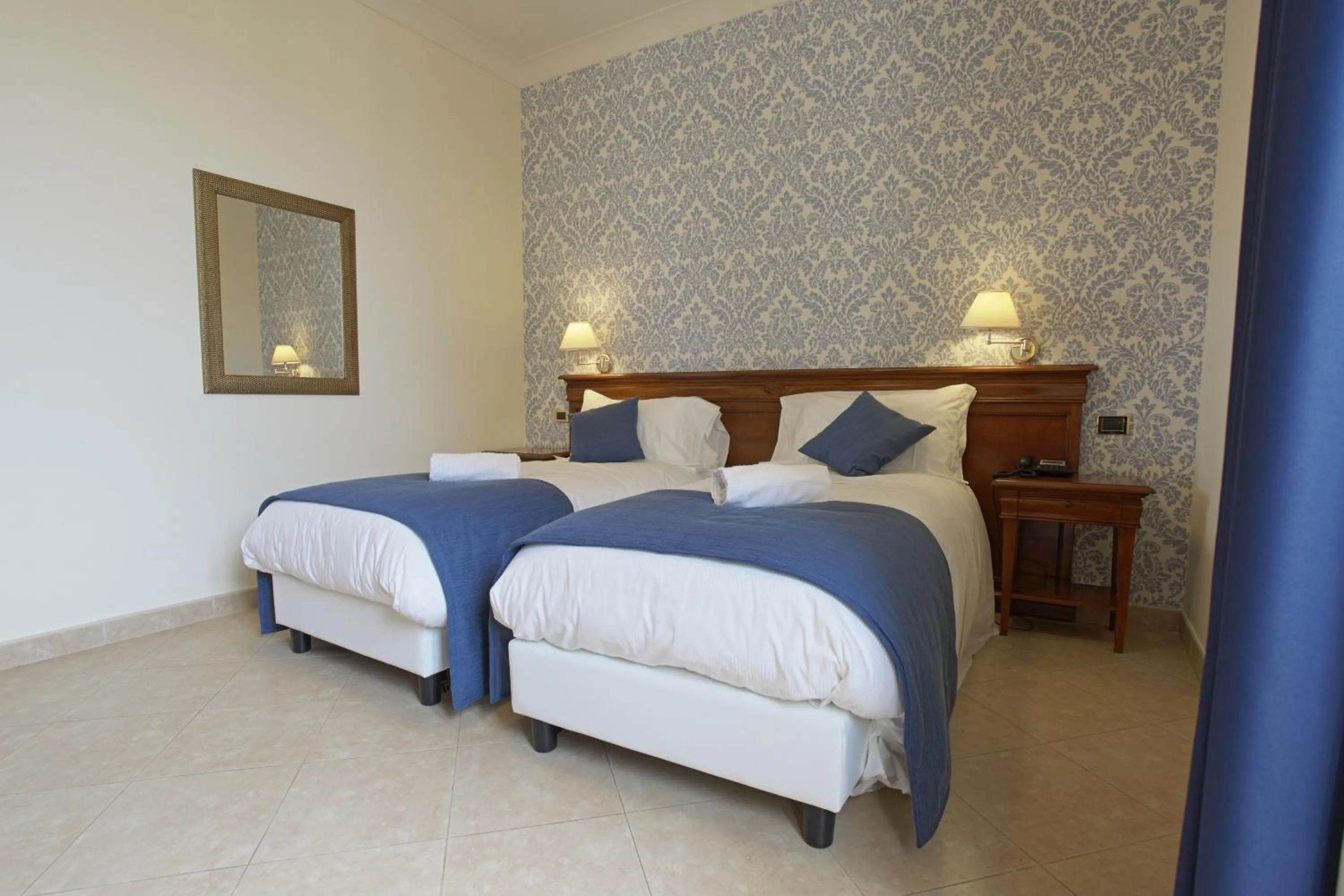Photo of the whole room, Bed in Relais Villa Giuliana