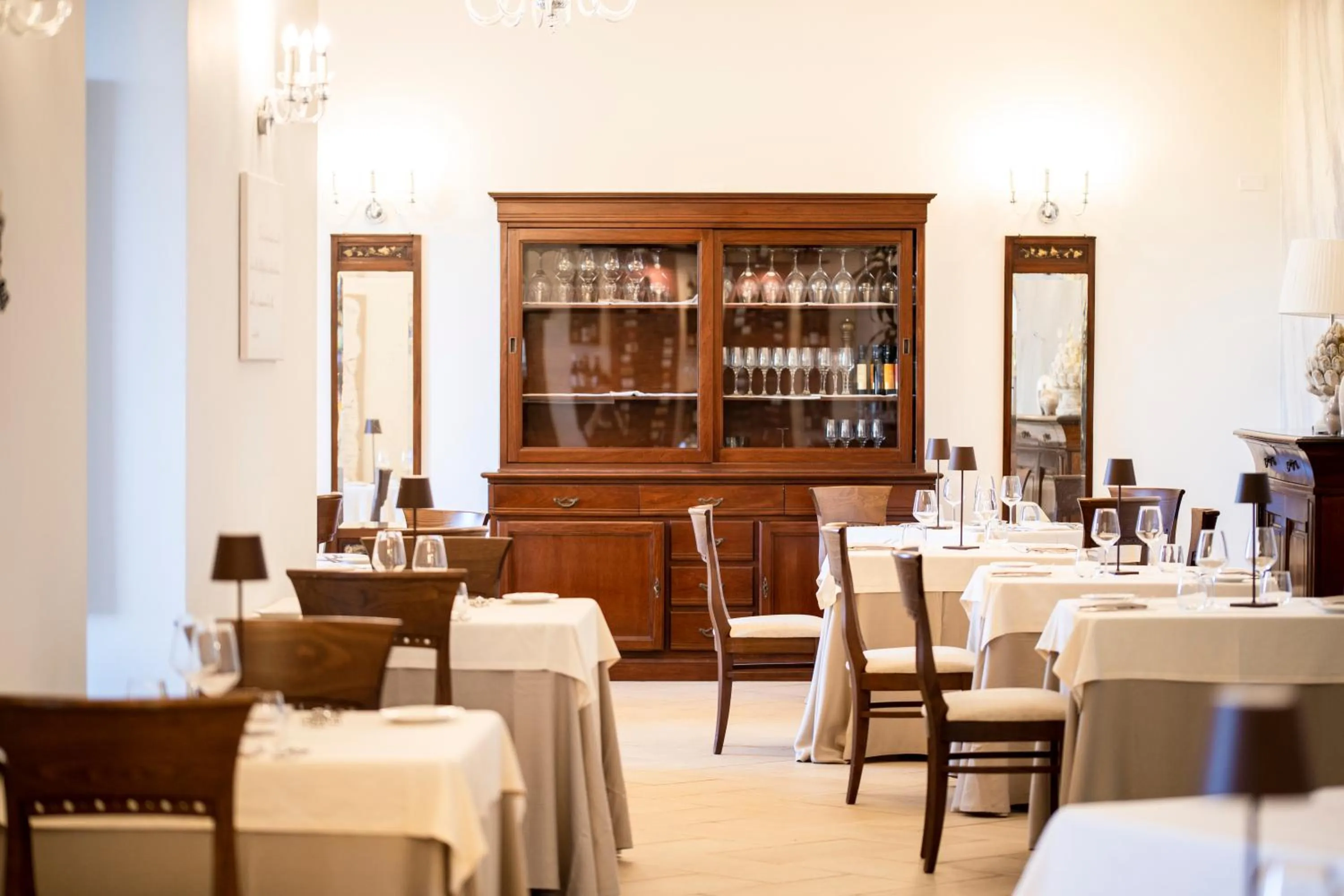 Restaurant/places to eat in Relais Villa Giuliana