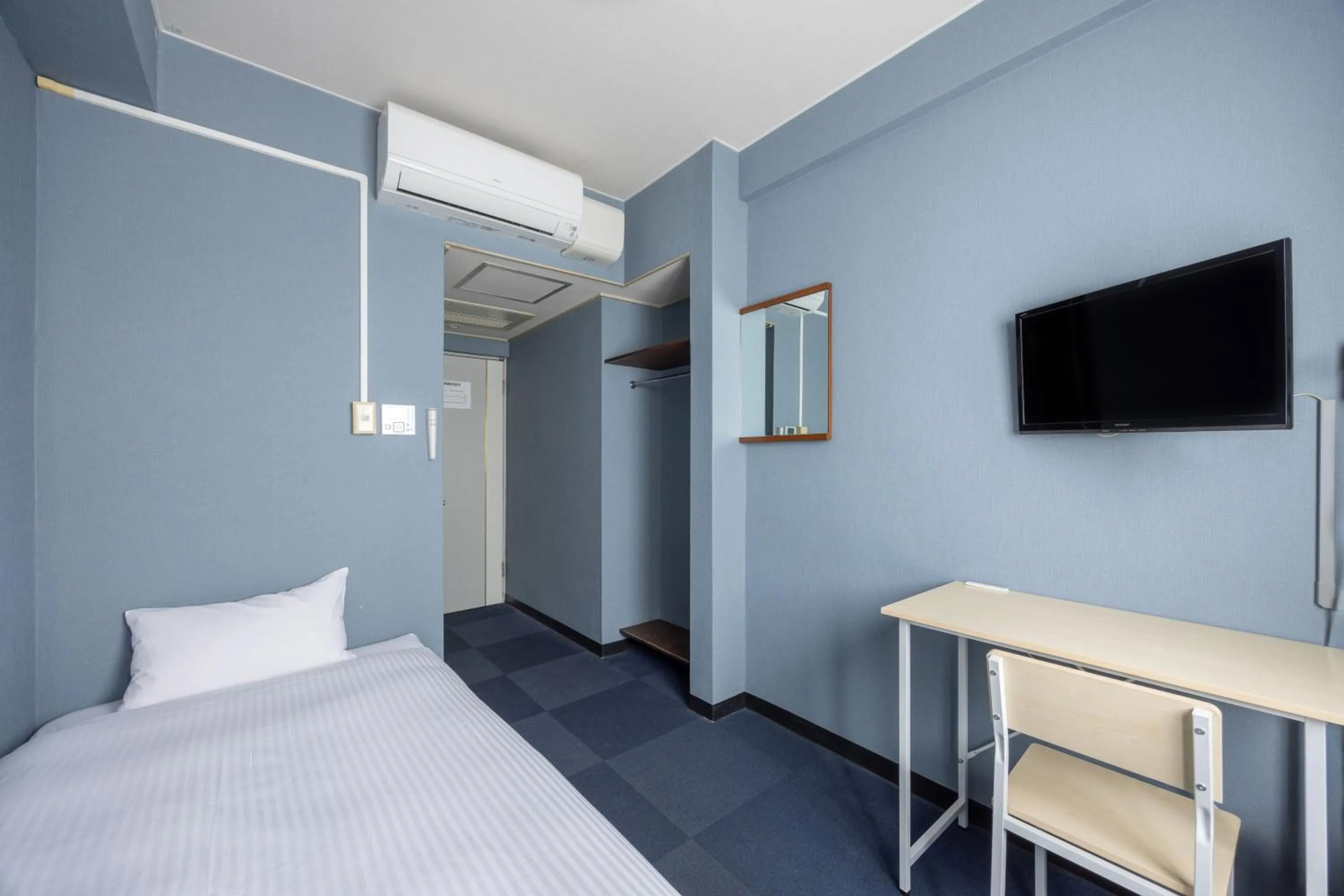 Photo of the whole room, Bed in Fukuyama Royal Hotel