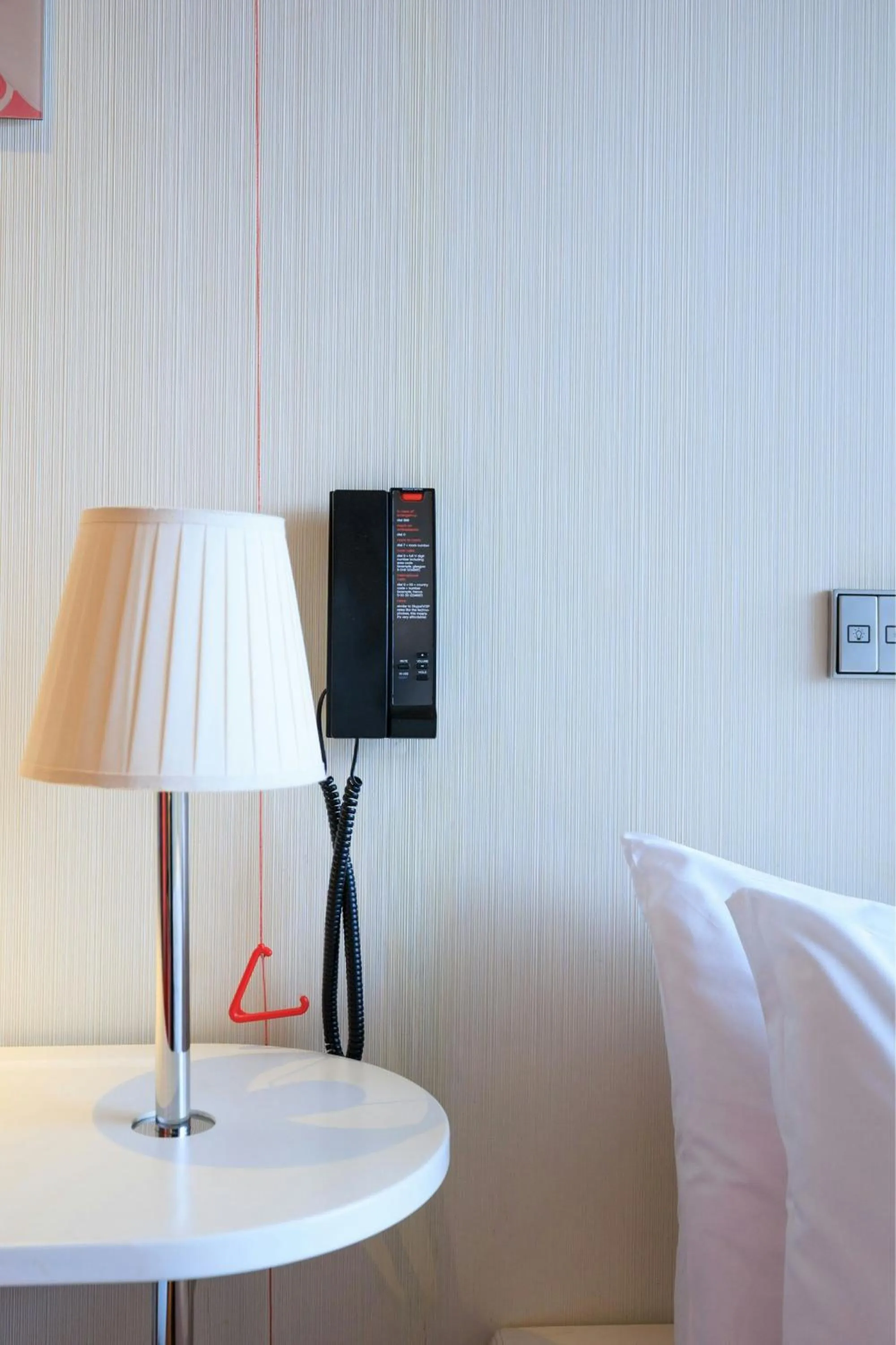 Photo of the whole room, Bed in citizenM Tower of London