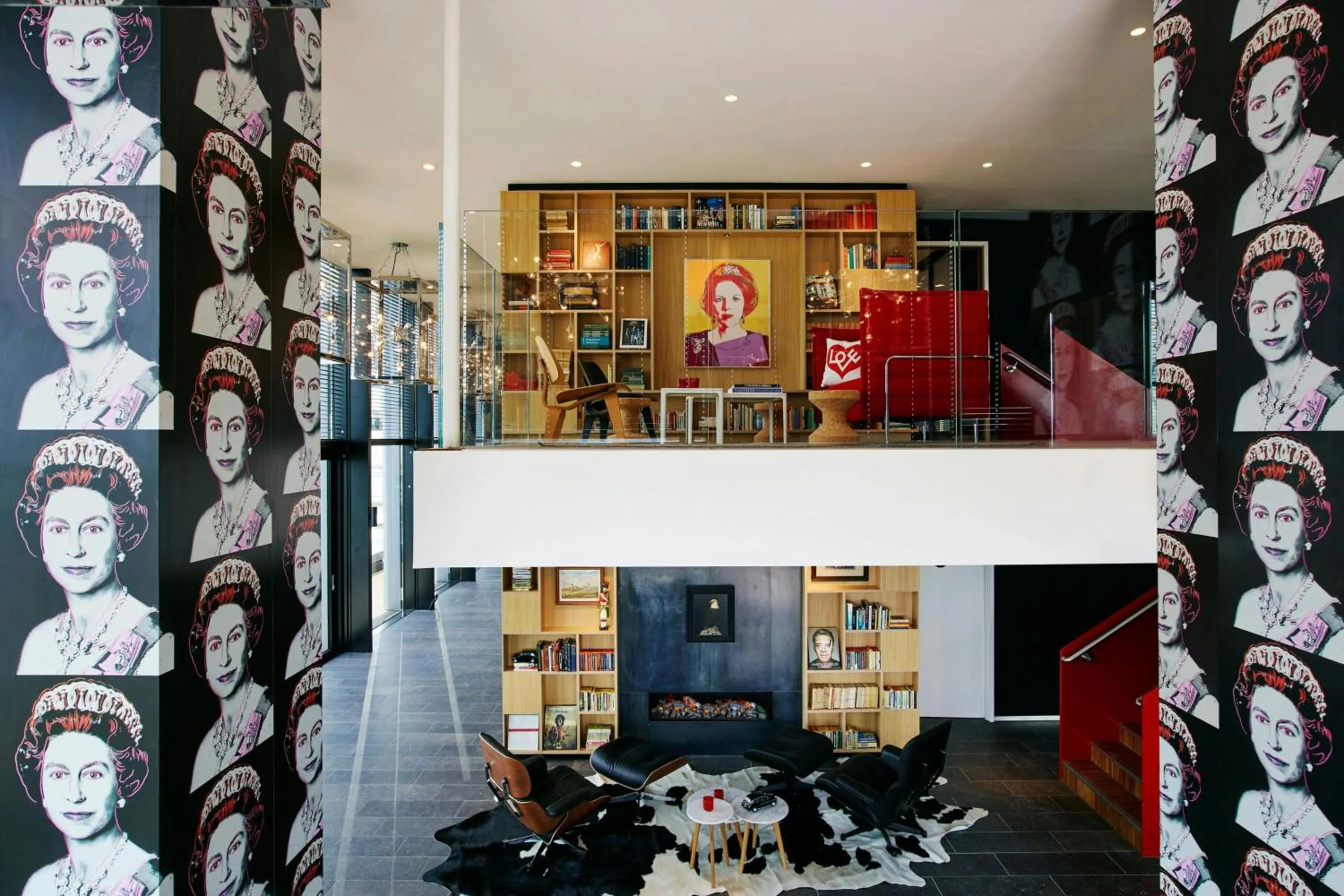 Lounge or bar in citizenM Tower of London
