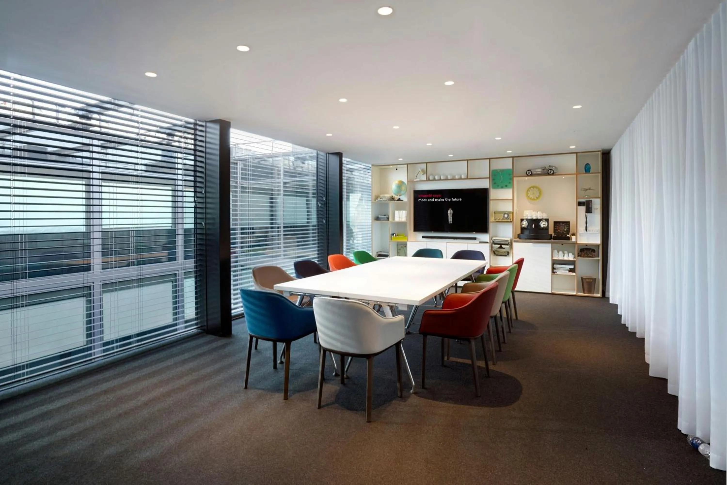 Meeting/conference room in citizenM Tower of London
