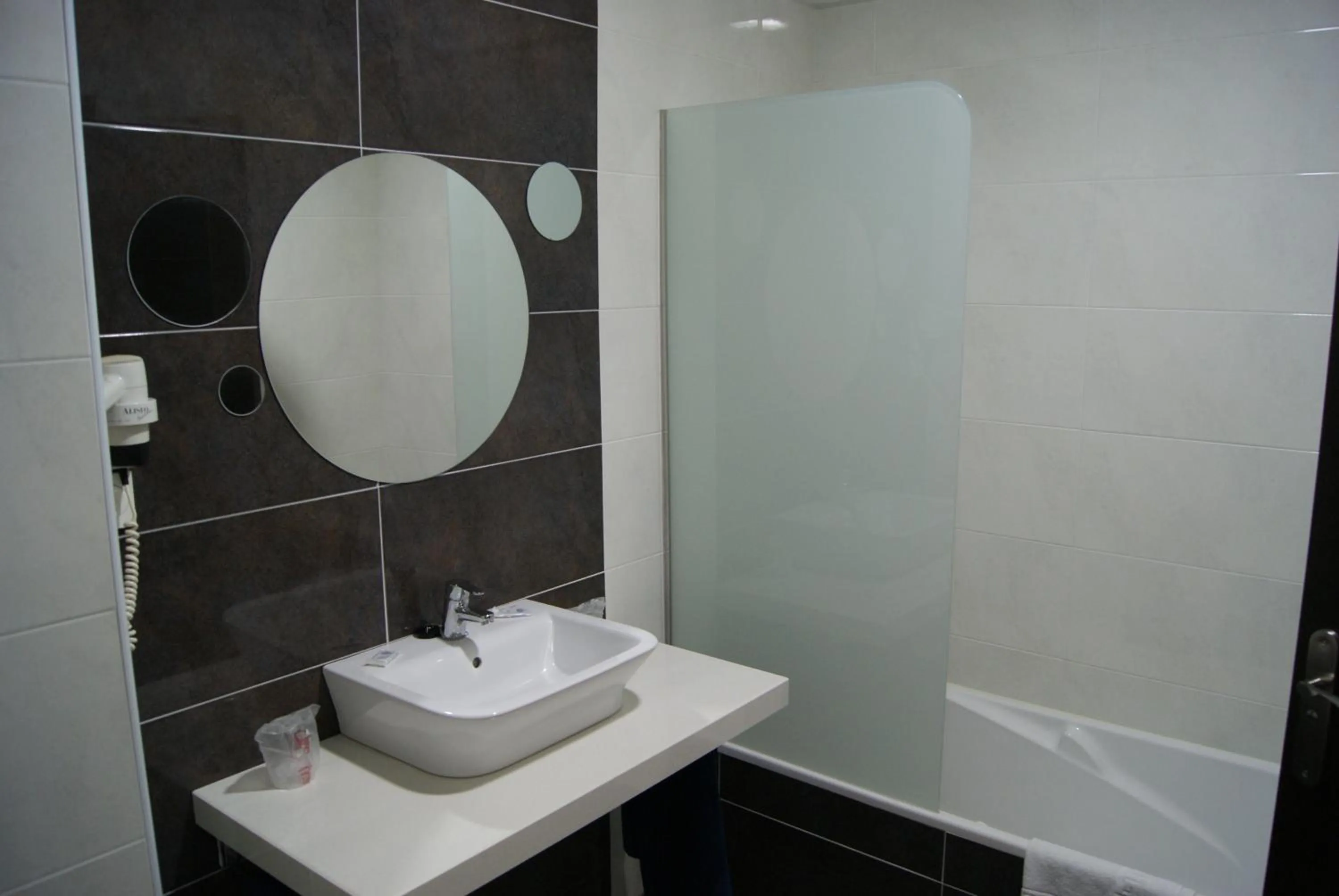 Bathroom in Hotel Doña Luisa