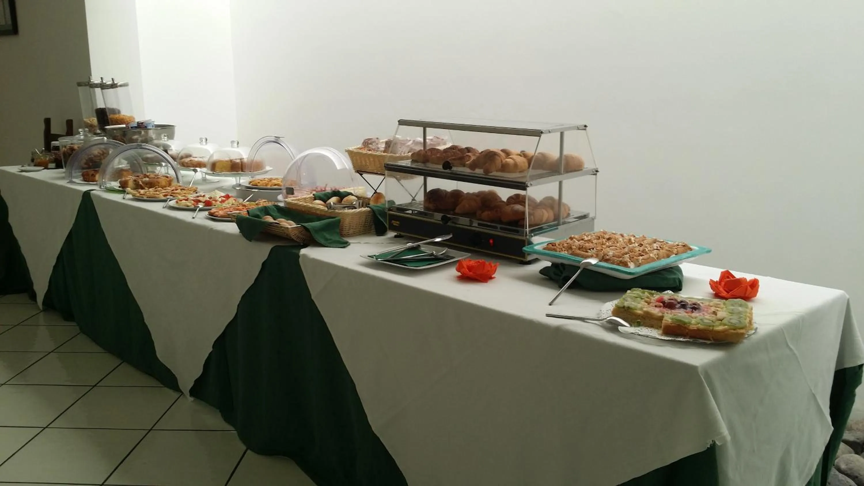 Restaurant/places to eat in La Zagara Hotel