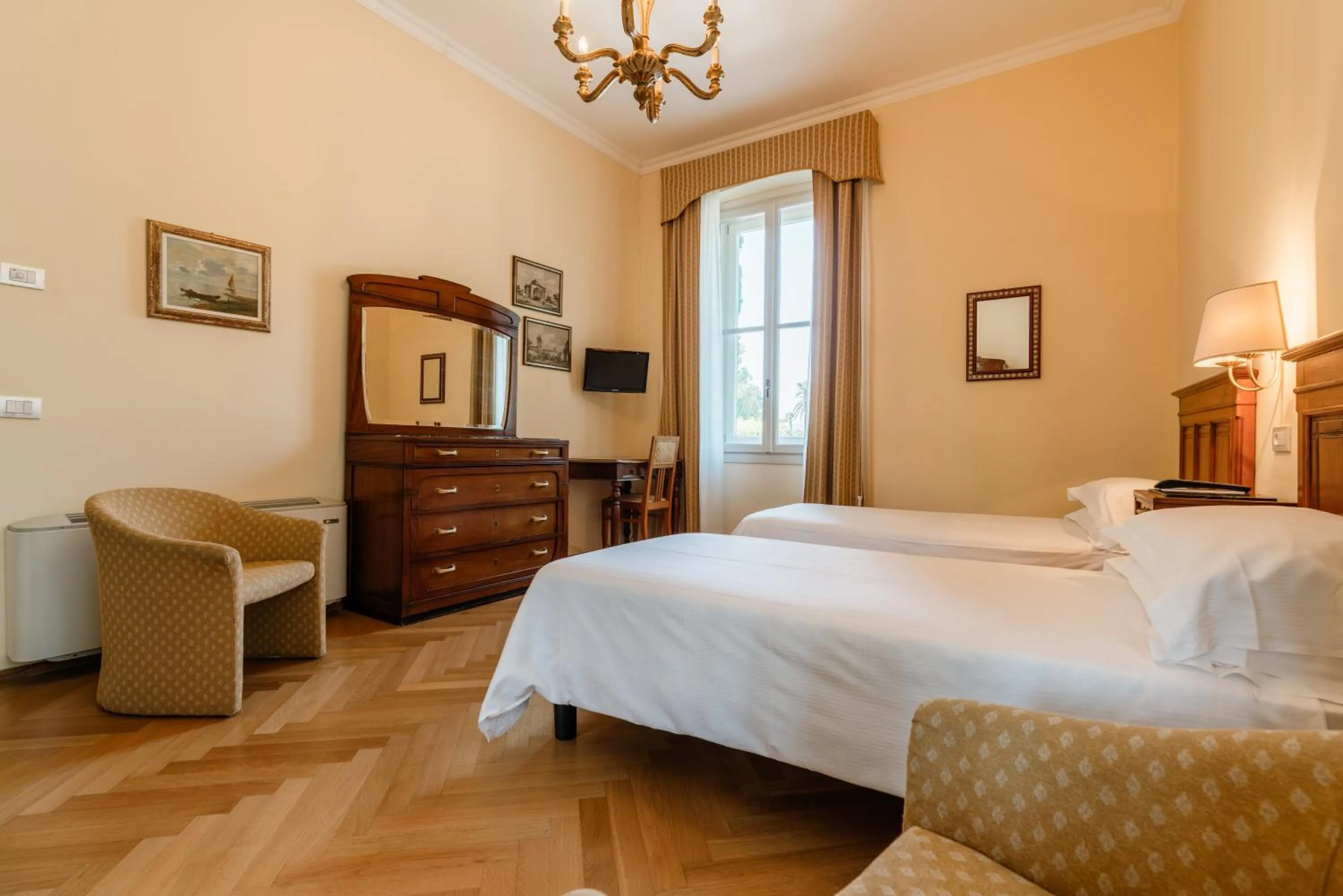 Bed in Hotel Monte Baldo e Villa Acquarone