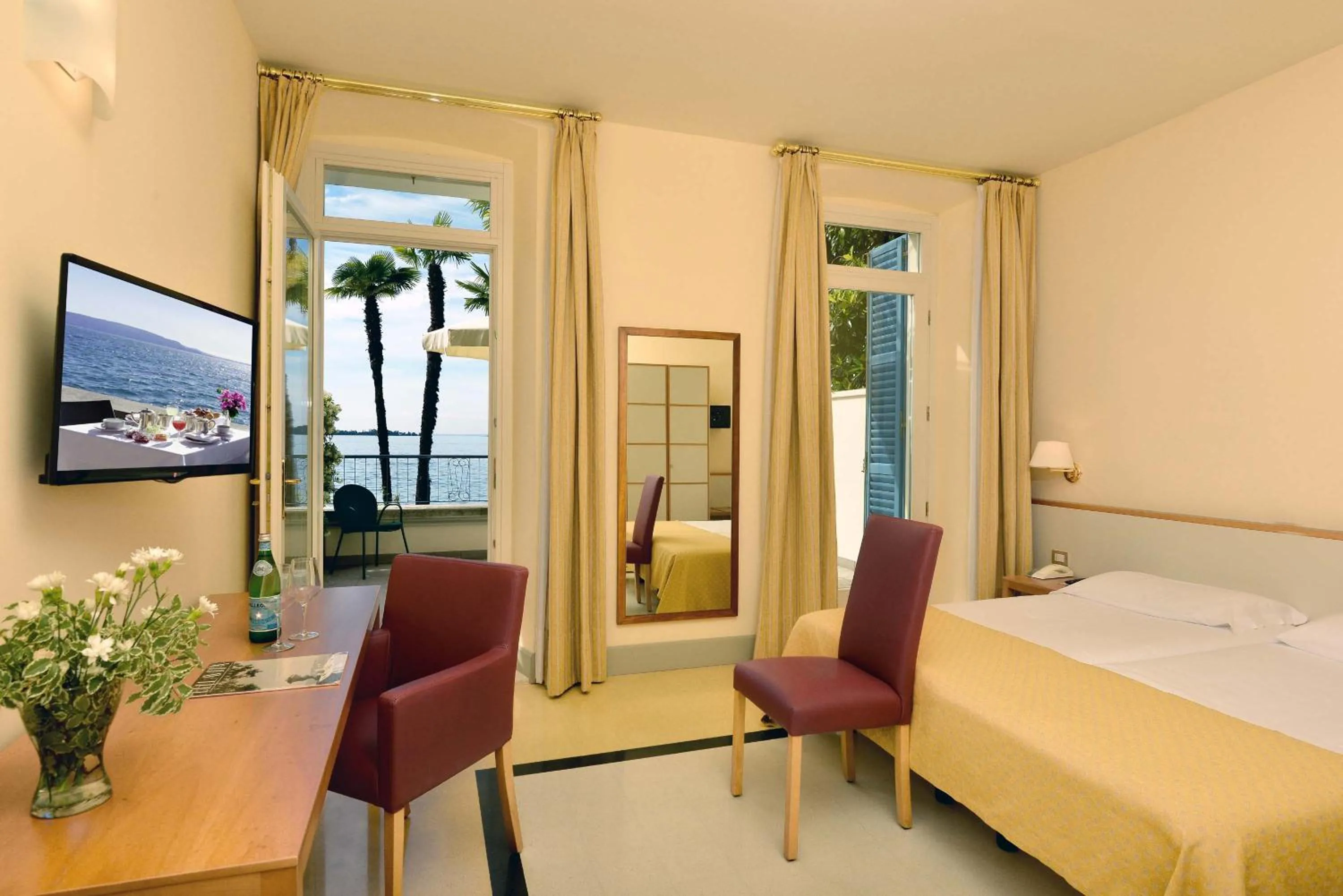 Bed in Hotel Monte Baldo e Villa Acquarone