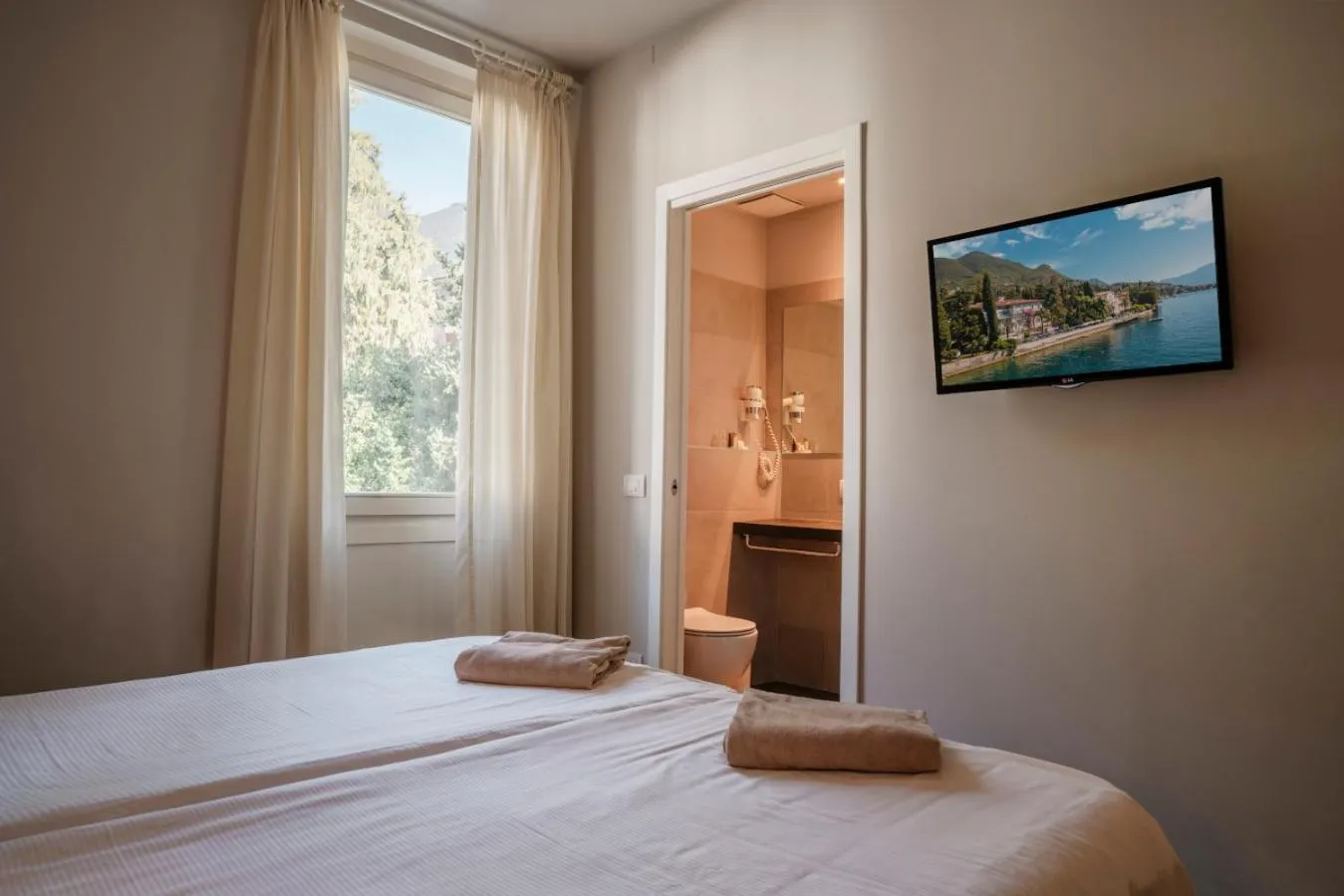 View (from property/room), Bed in Hotel Monte Baldo e Villa Acquarone