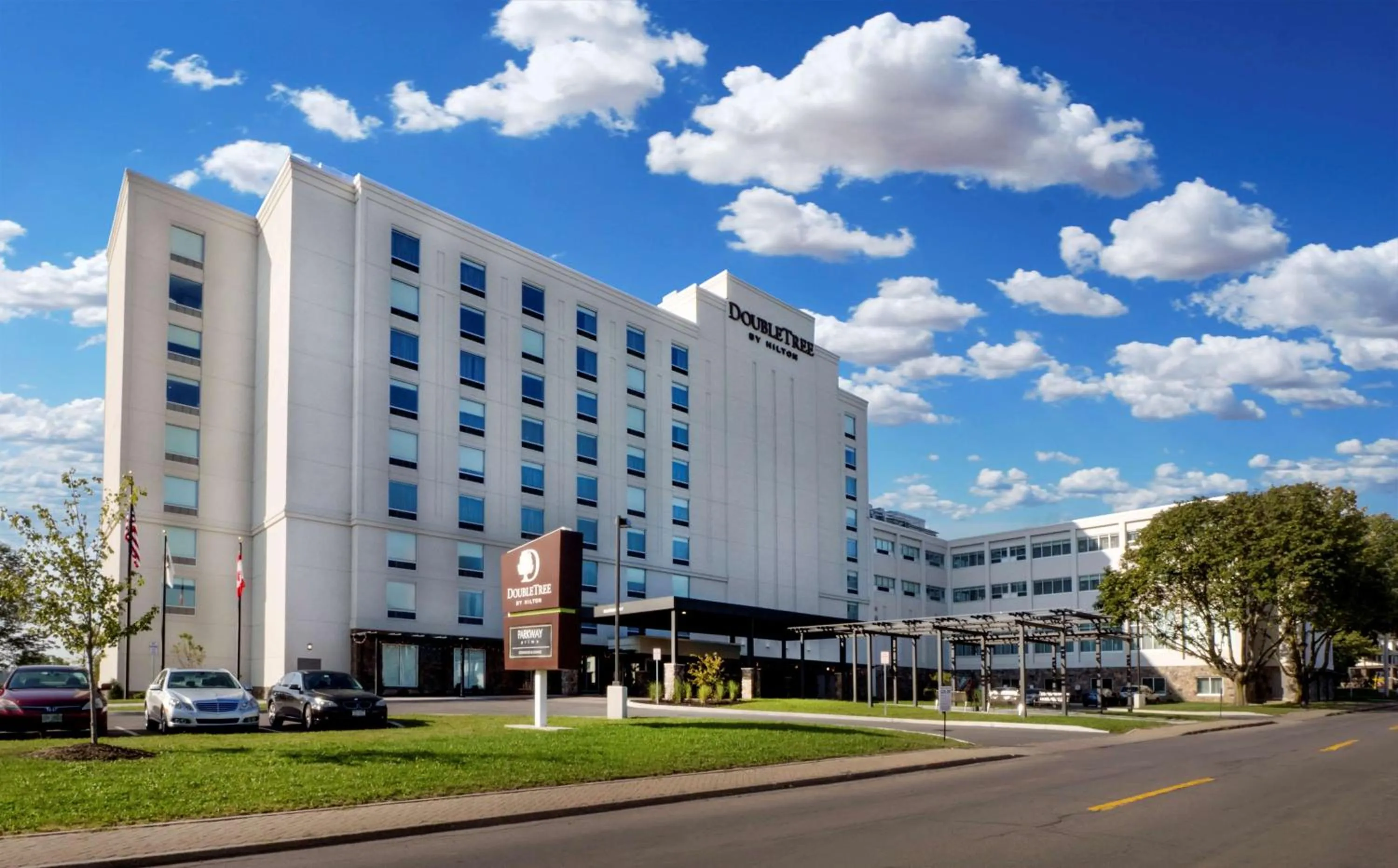 Property building in DoubleTree by Hilton Hotel Niagara Falls New York