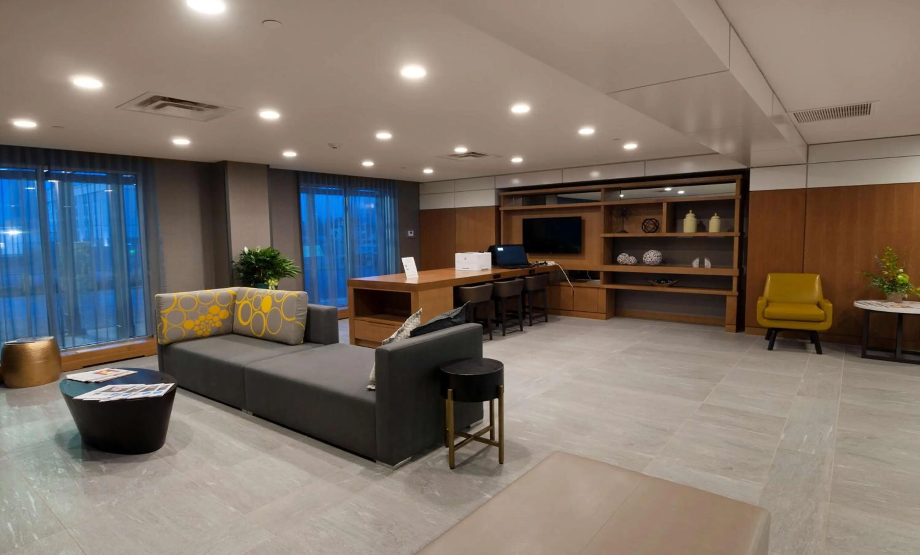 Lounge or bar in DoubleTree by Hilton Hotel Niagara Falls New York