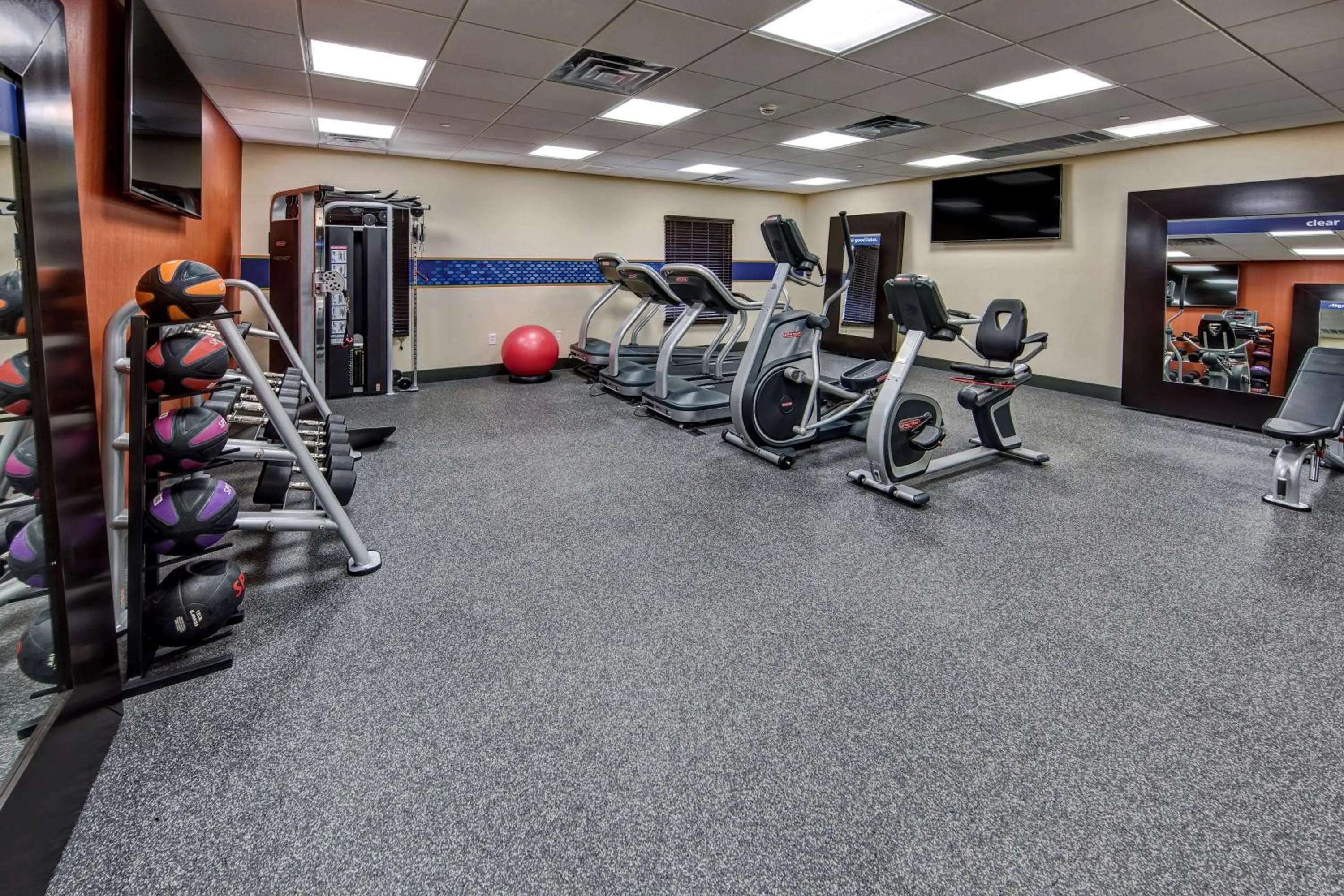 Fitness centre/facilities in Hampton Inn Summerville SC