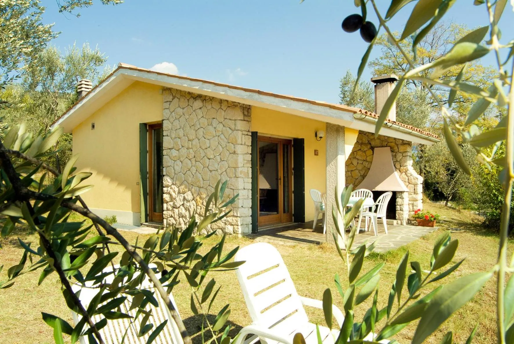 Property building in Residence Parco Del Garda