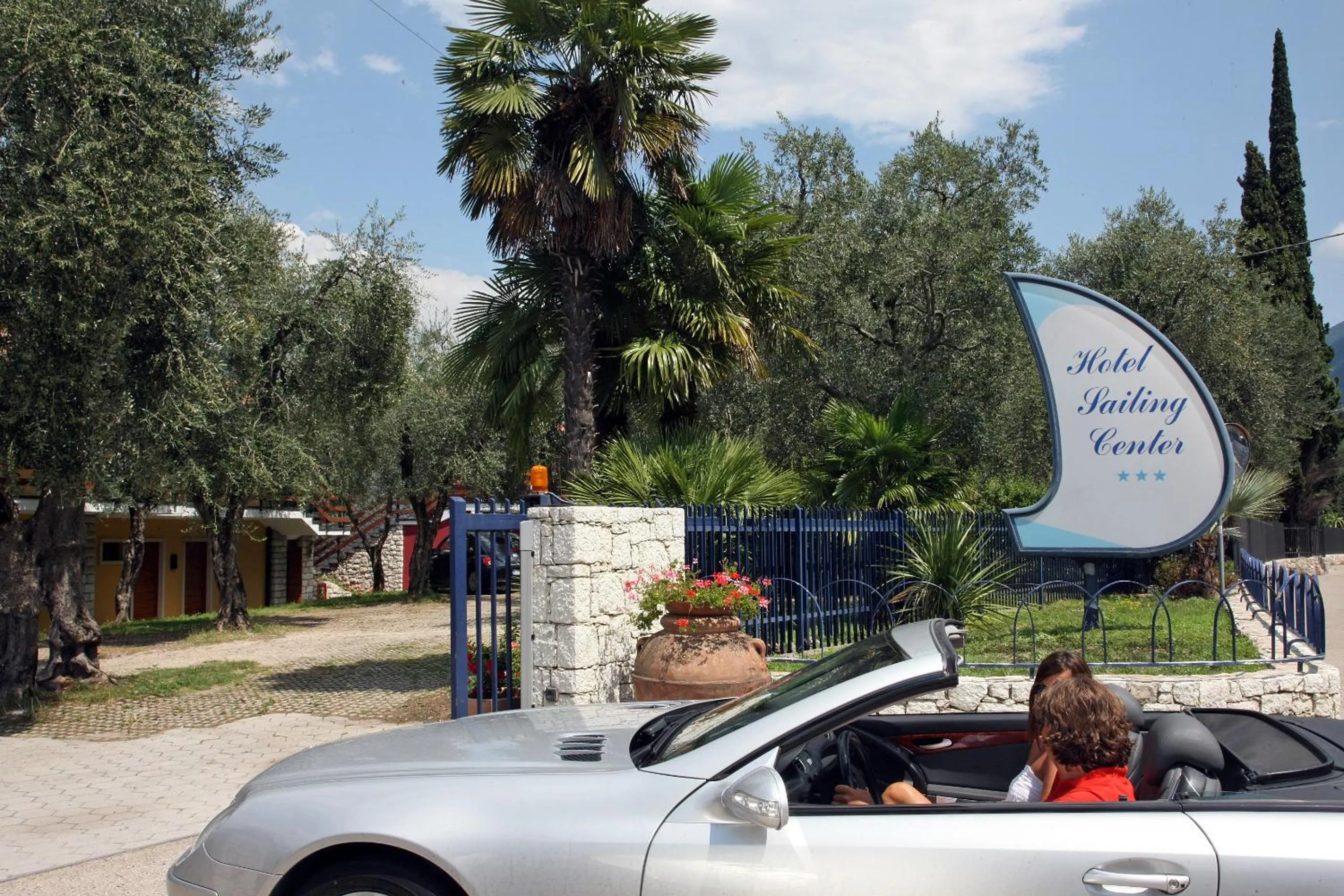 Facade/entrance in Hotel Sailing Center