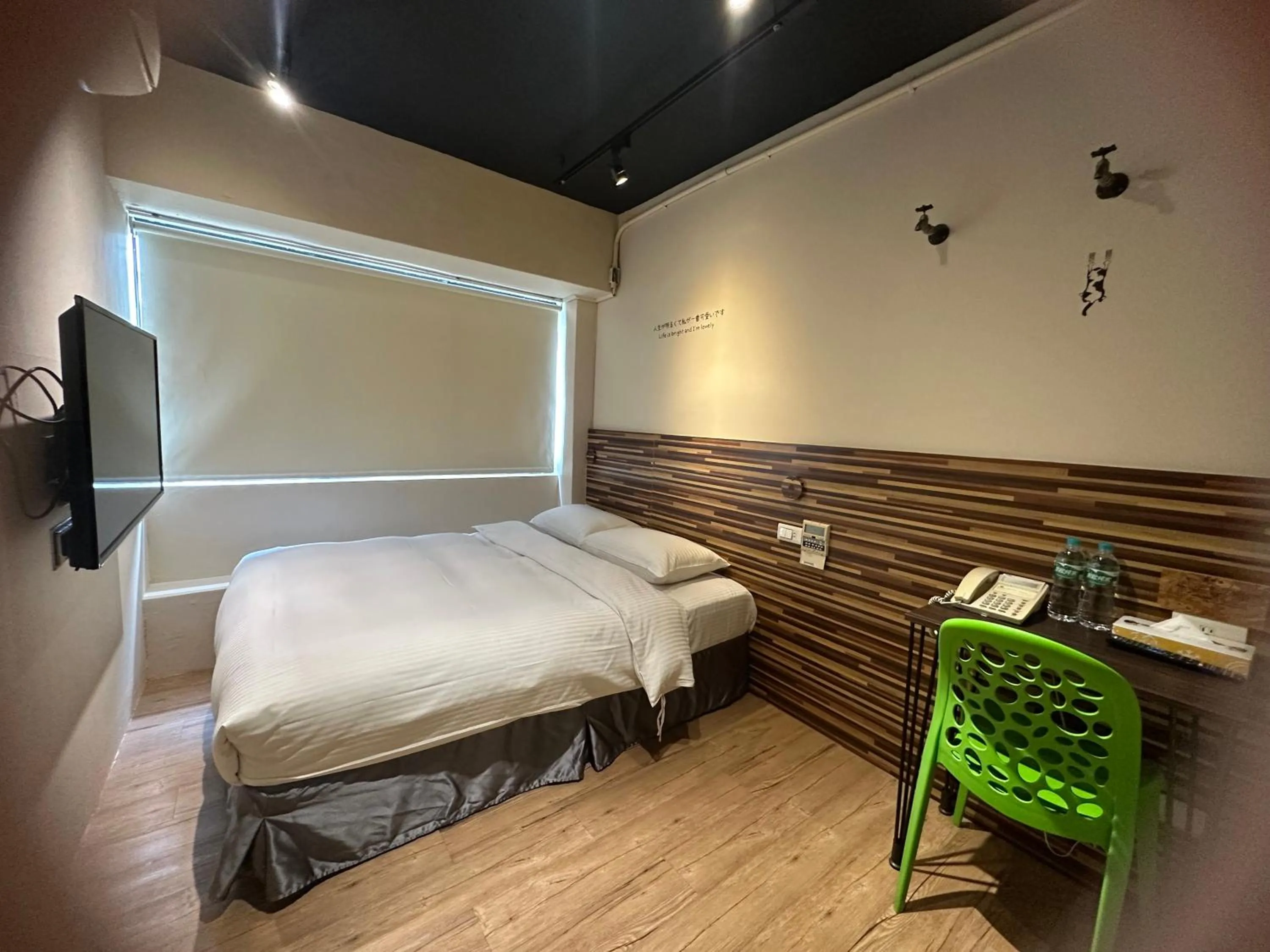 Photo of the whole room, Bed in R10 Eco Hotel